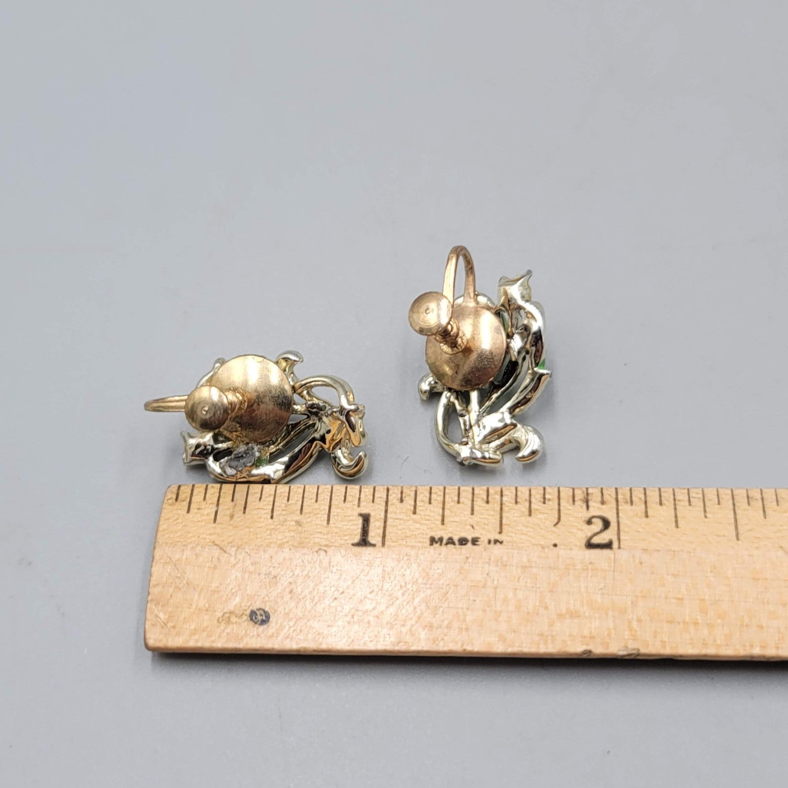 Vintage Faux Green Pearl Rhinestone Clip on Earrings Gold tone Screw Back 7/8"