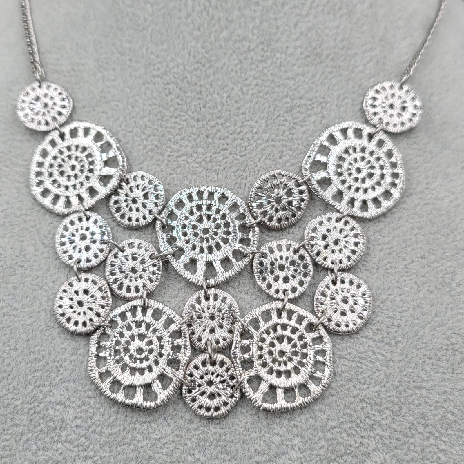 Textured Medallion Bib Necklace Silver tone 14"-16"