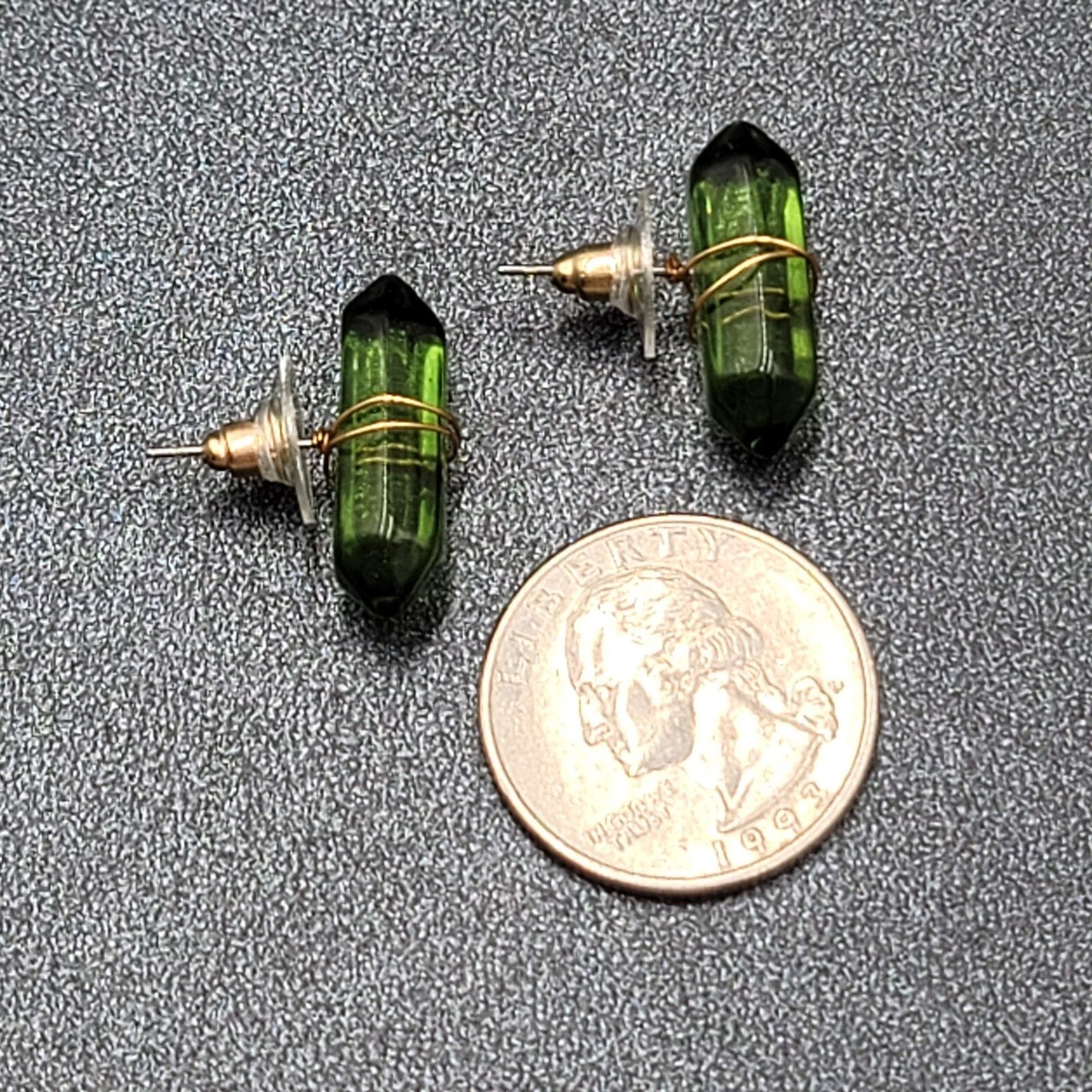 Pierced Earrings Green Resin Gold tone Wrapped Bar 7/8"
