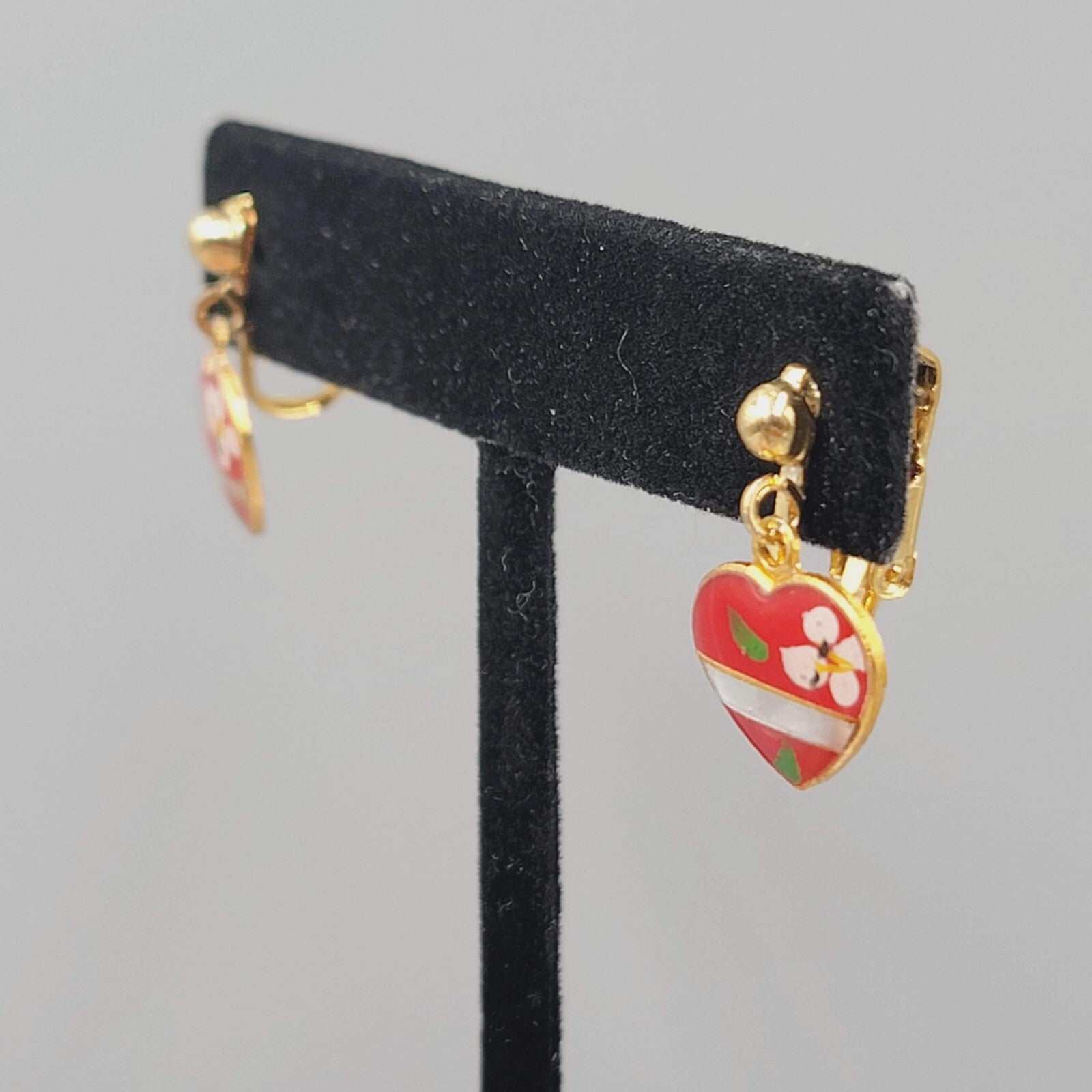 Vintage Red Heart Dangle Clip on Earrings Gold tone Flower 1/2"