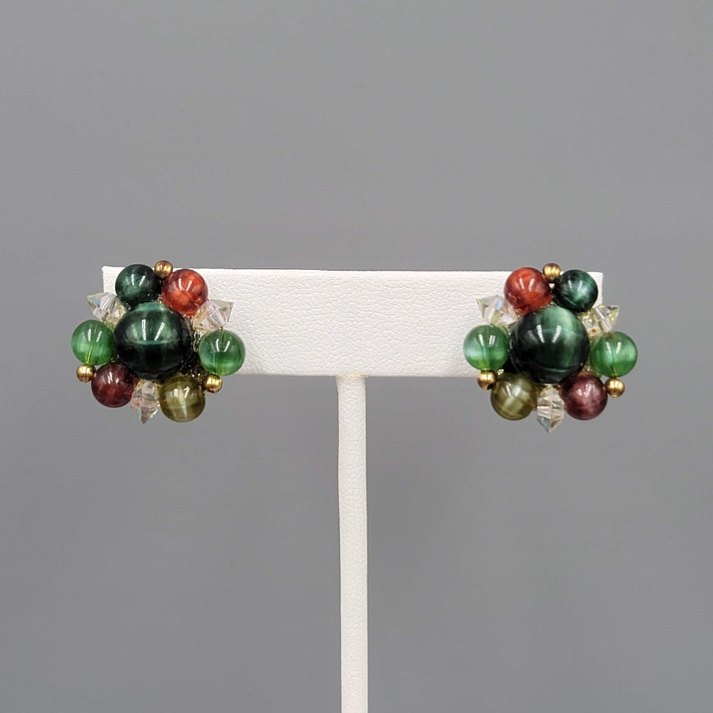 Vintage Cluster Bead Clip on Earrings Gold tone Red Green 3/4"
