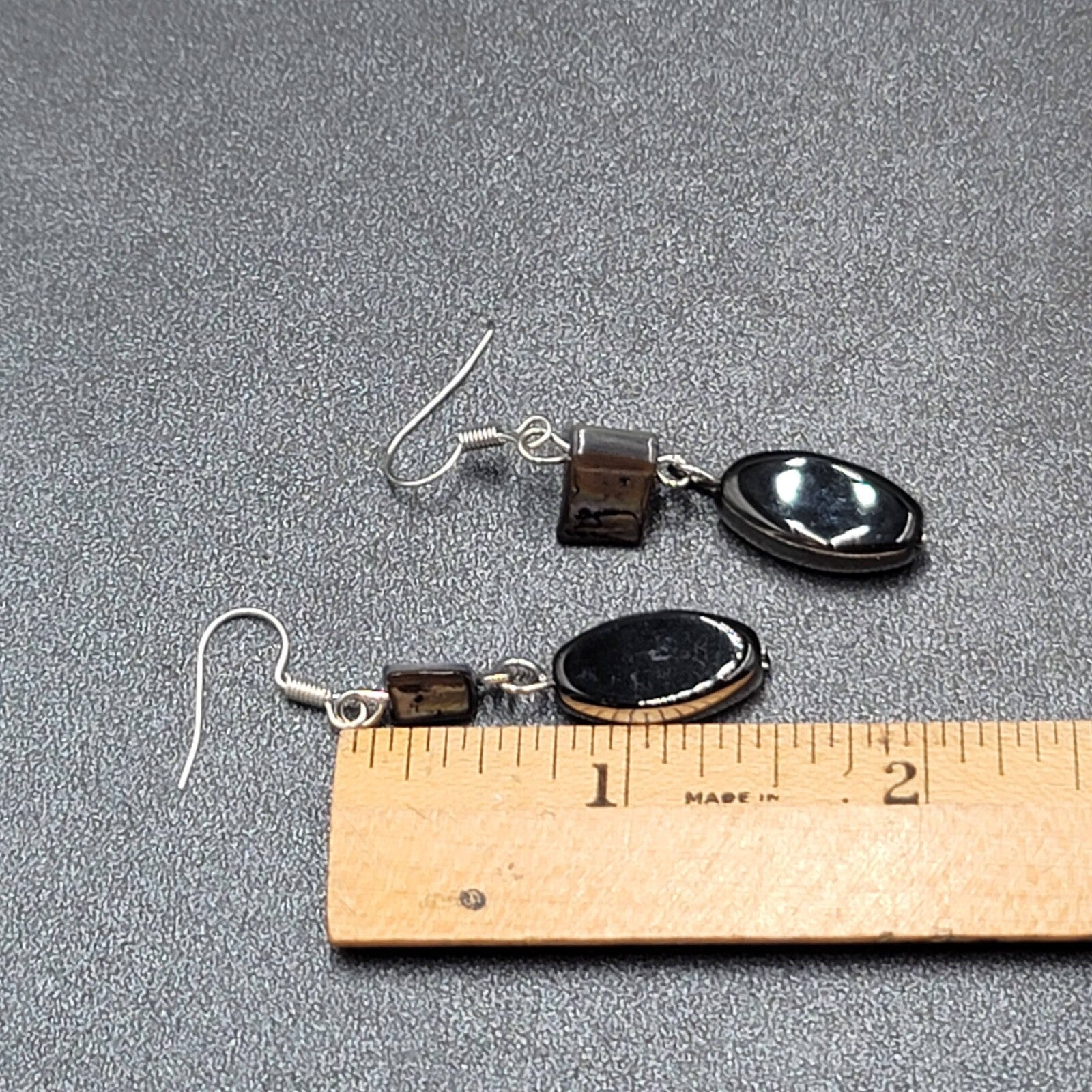 Pierced Earrings Silver tone Black Glass Bead Shell Beads Dangle 1.5"