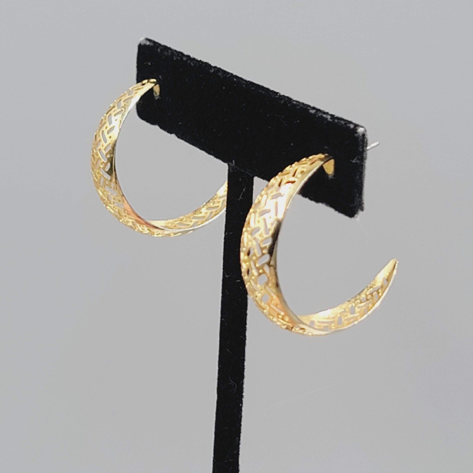 Filigree Hoops Pierced Earrings Gold Plated 1" Lightweight