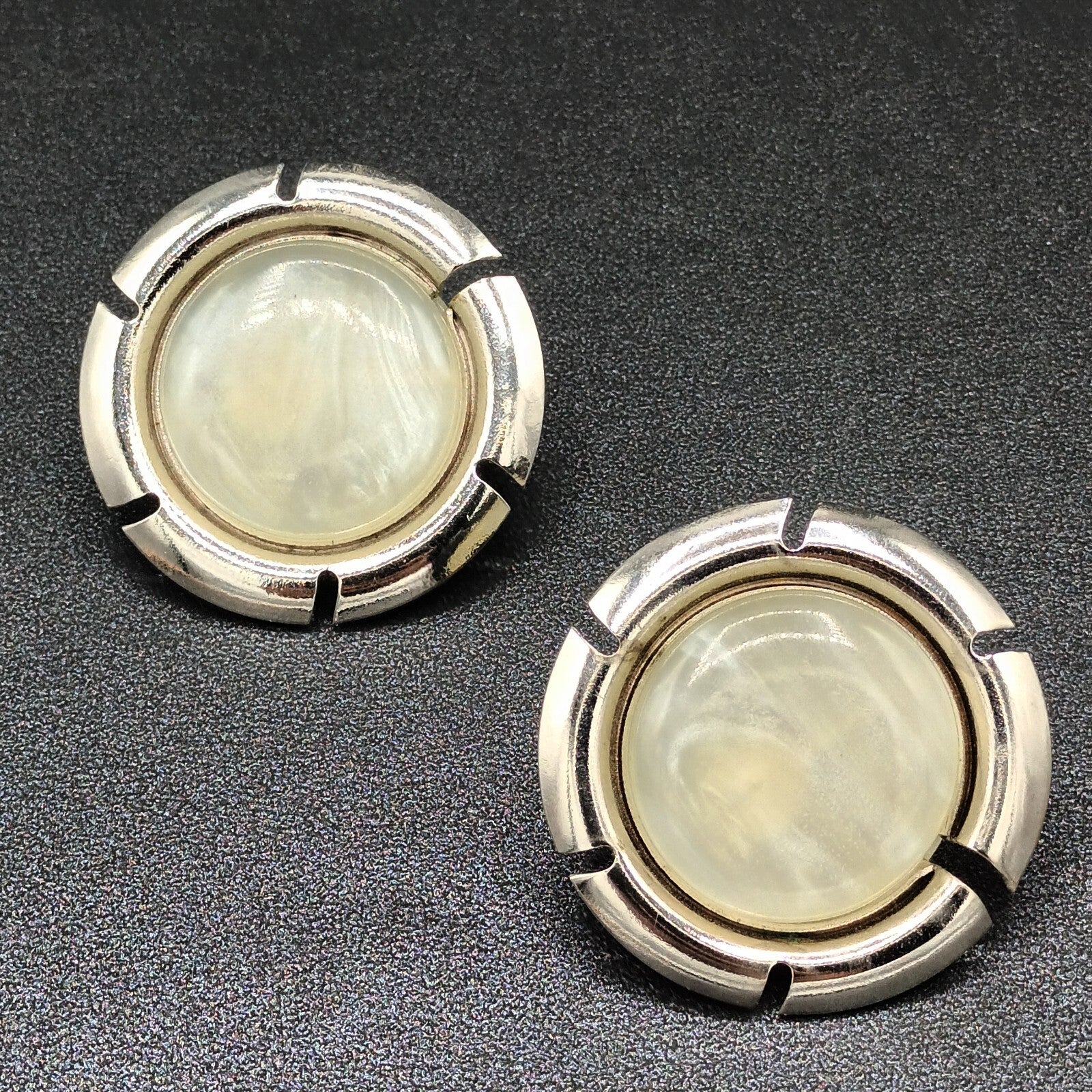 Vintage Sarah Cov Clip on Earrings Silver Tone Lucite Center Large Round 1.5"