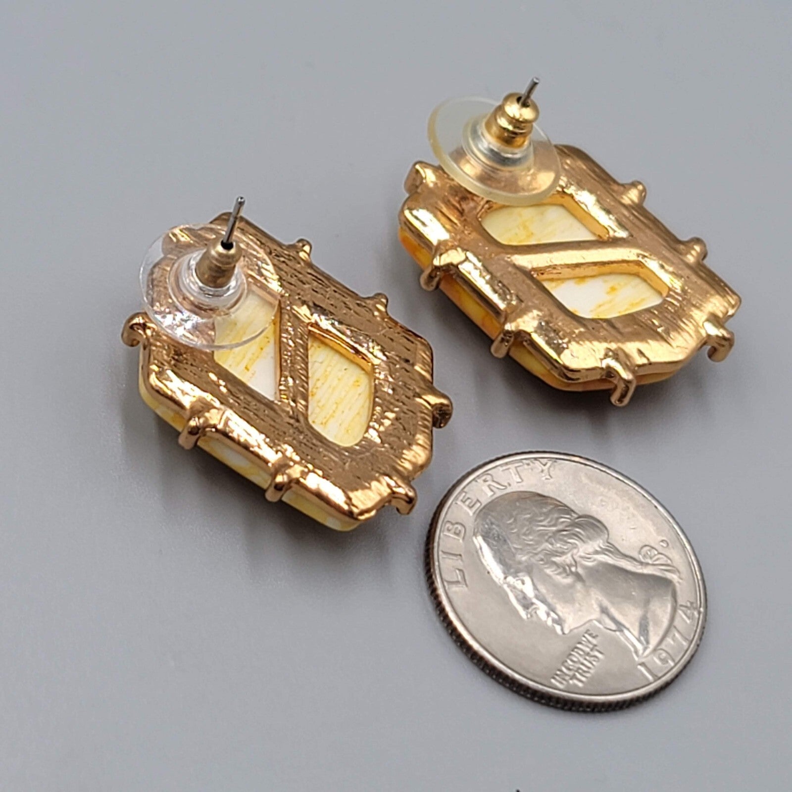 Vintage Pierced Earrings Gold tone Yellow Acrylic Speckle Drop 1"