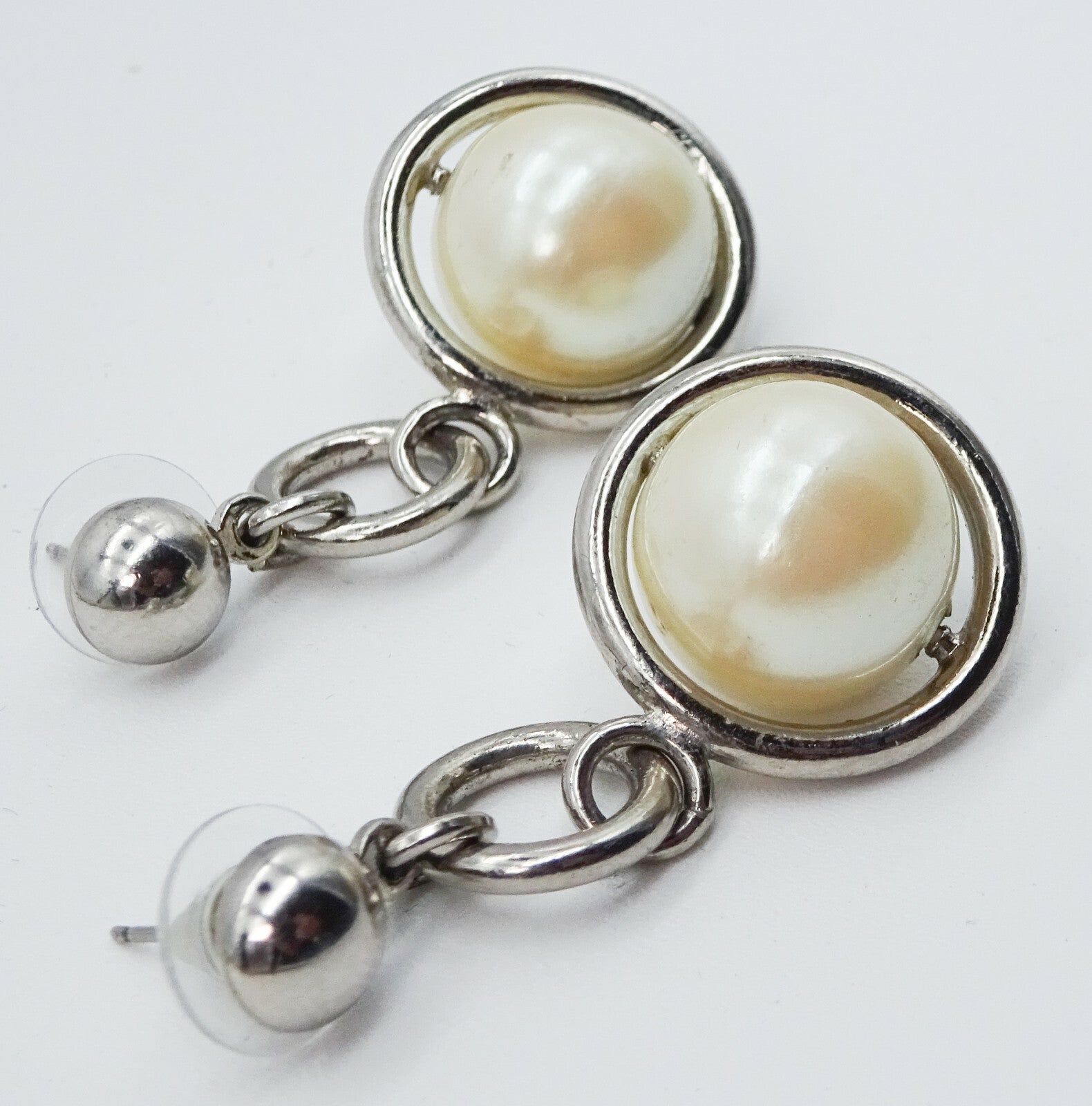 Silvertone Dangle Faux Pearl Pierced Earrings Estate Costume Jewelry 2" 