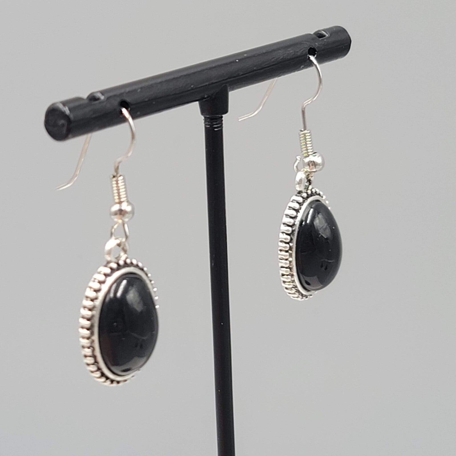 Pierced Earrings Silver tone Oval Black Cabochon Dangle 3/4"
