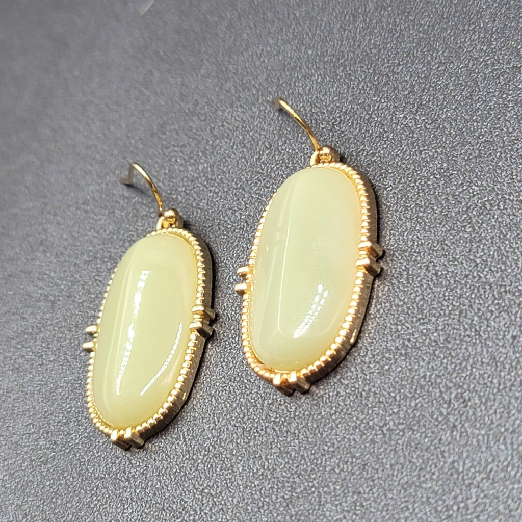 Pierced Earrings Gold tone Acrylic Green Dangle 1.25"