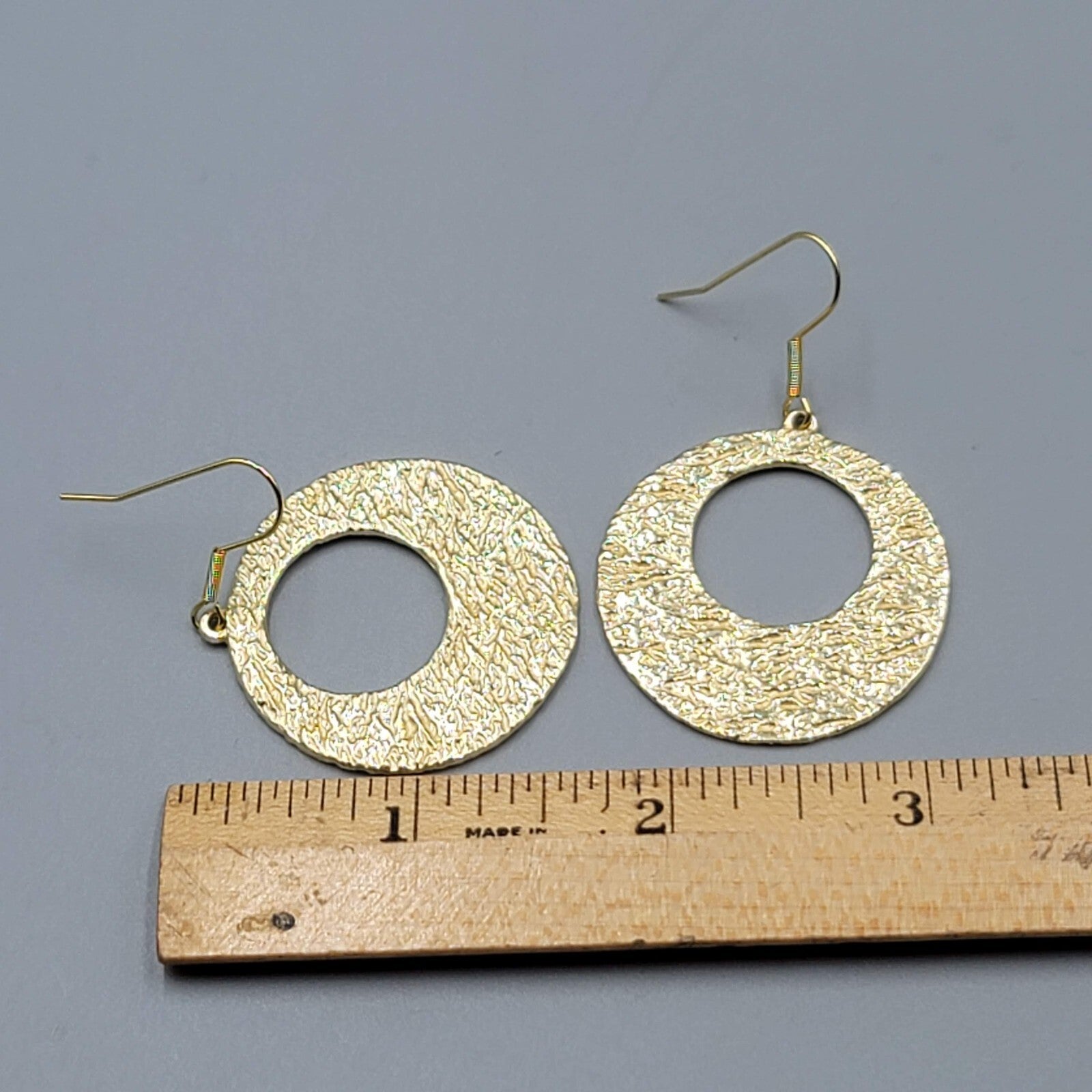 Pierced Earrings Gold tone Hoops Dangle Nugget Embossed Design 1.5"