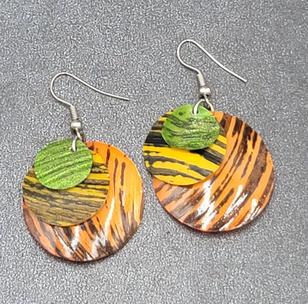 Pierced Earrings Silver tone Black Striped Shell Dangle 1.25"