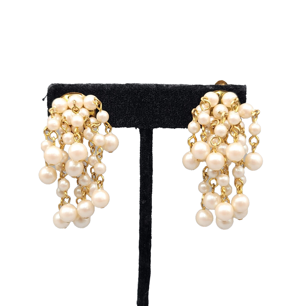 Vintage White Bead Cluster Waterfall Clip on Earrings Gold tone Dangle 1.75 in