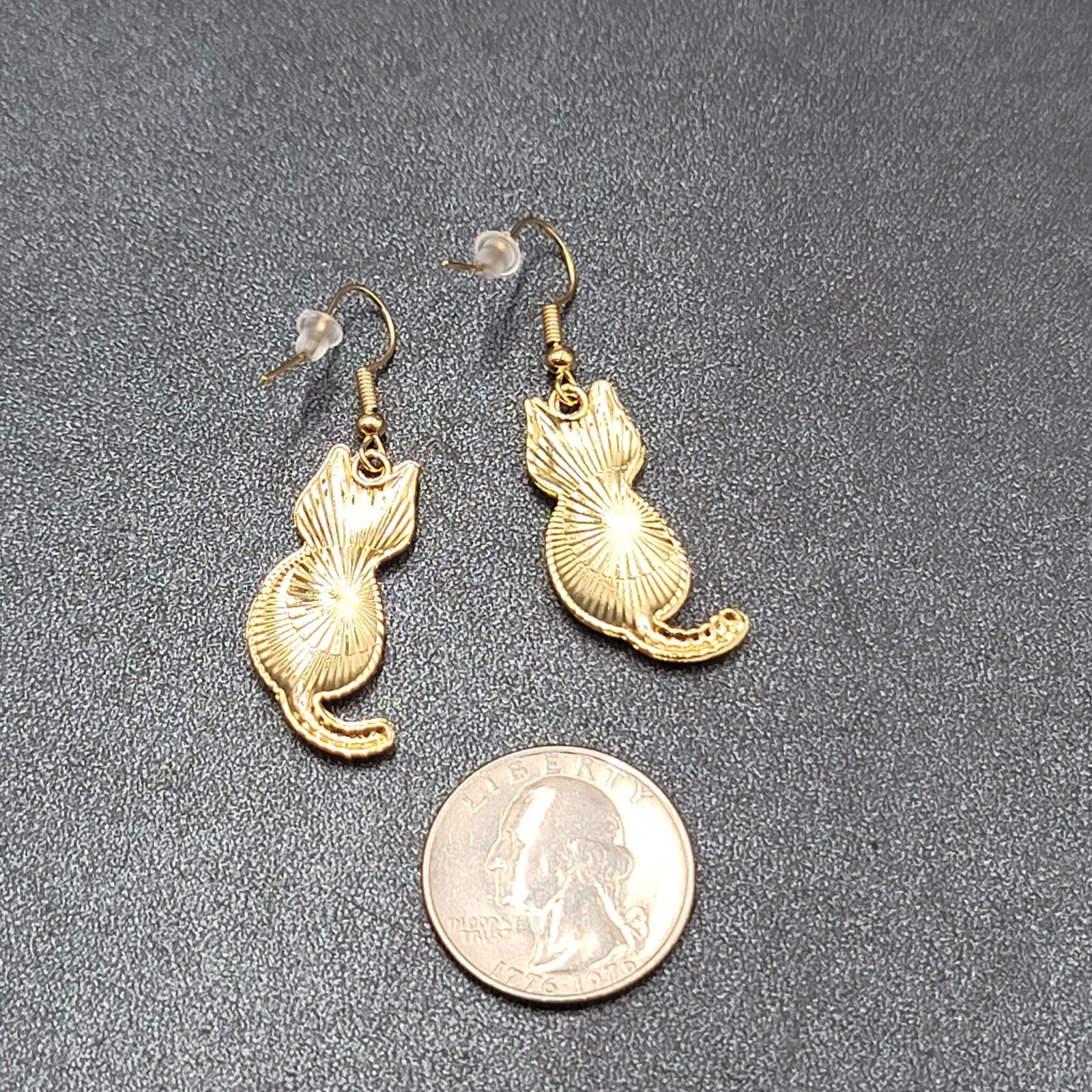 Pierced Earrings Gold tone Cat White Enamel Flowers Dangle 1.25"