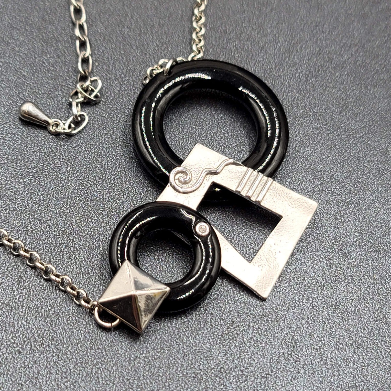 Geometric Necklace Black Accent  Silver tone Chain 16"-19"