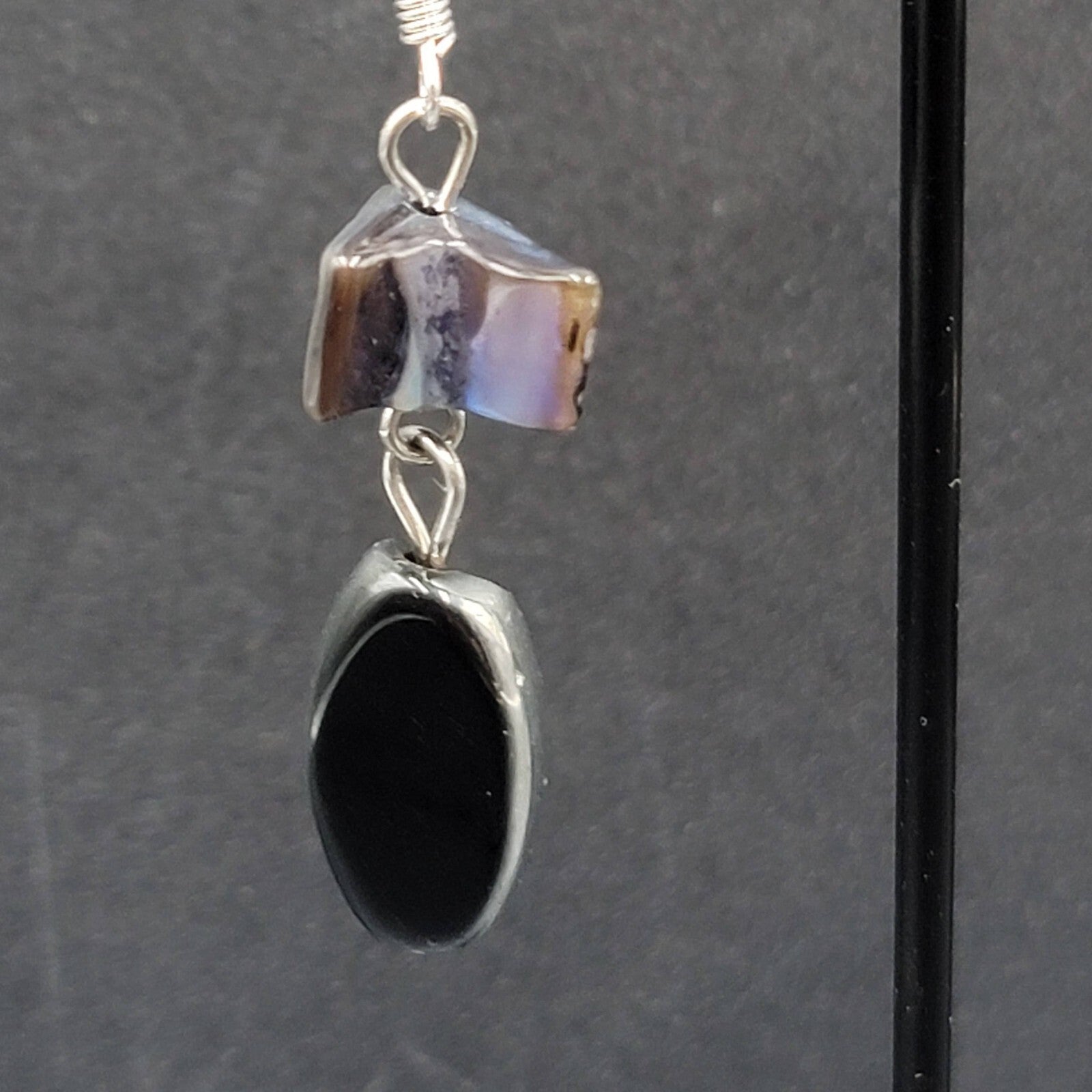 Pierced Earrings Silver tone Black Glass Bead Shell Beads Dangle 1.5"