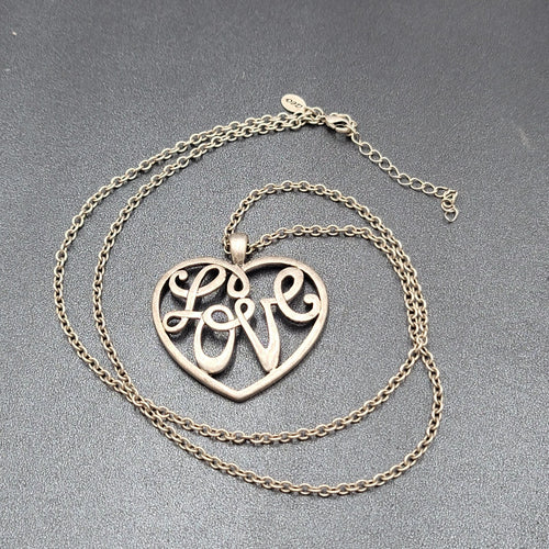 AEO American Eagle Outfitters Chain Necklace Love Heart Silver Tone 30"-32"
