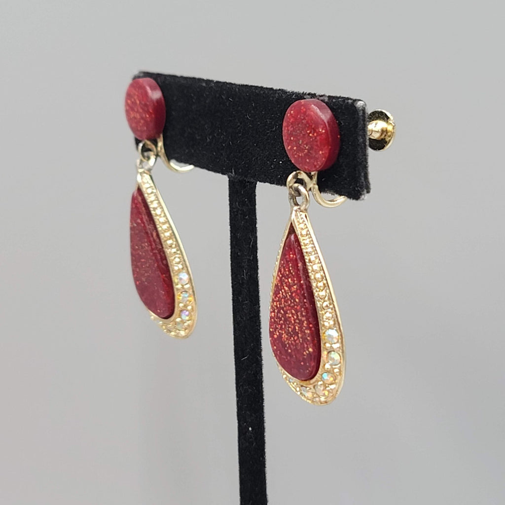 Vintage Red Glitter Resin Clip on Earrings Gold tone Dangle Screw Back 1.75 in