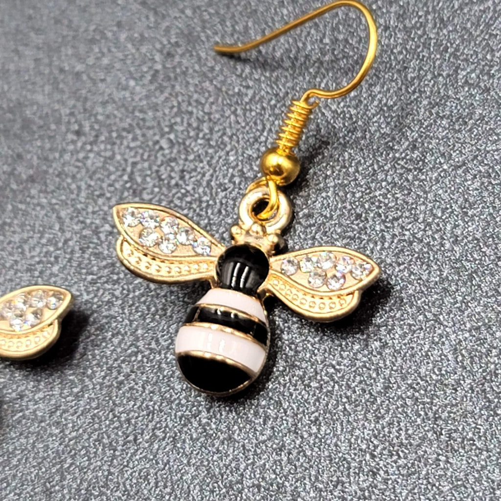 Bumble Bee Pierced Earrings Gold tone Rhinestone White Enamel Dangle New 5/8"