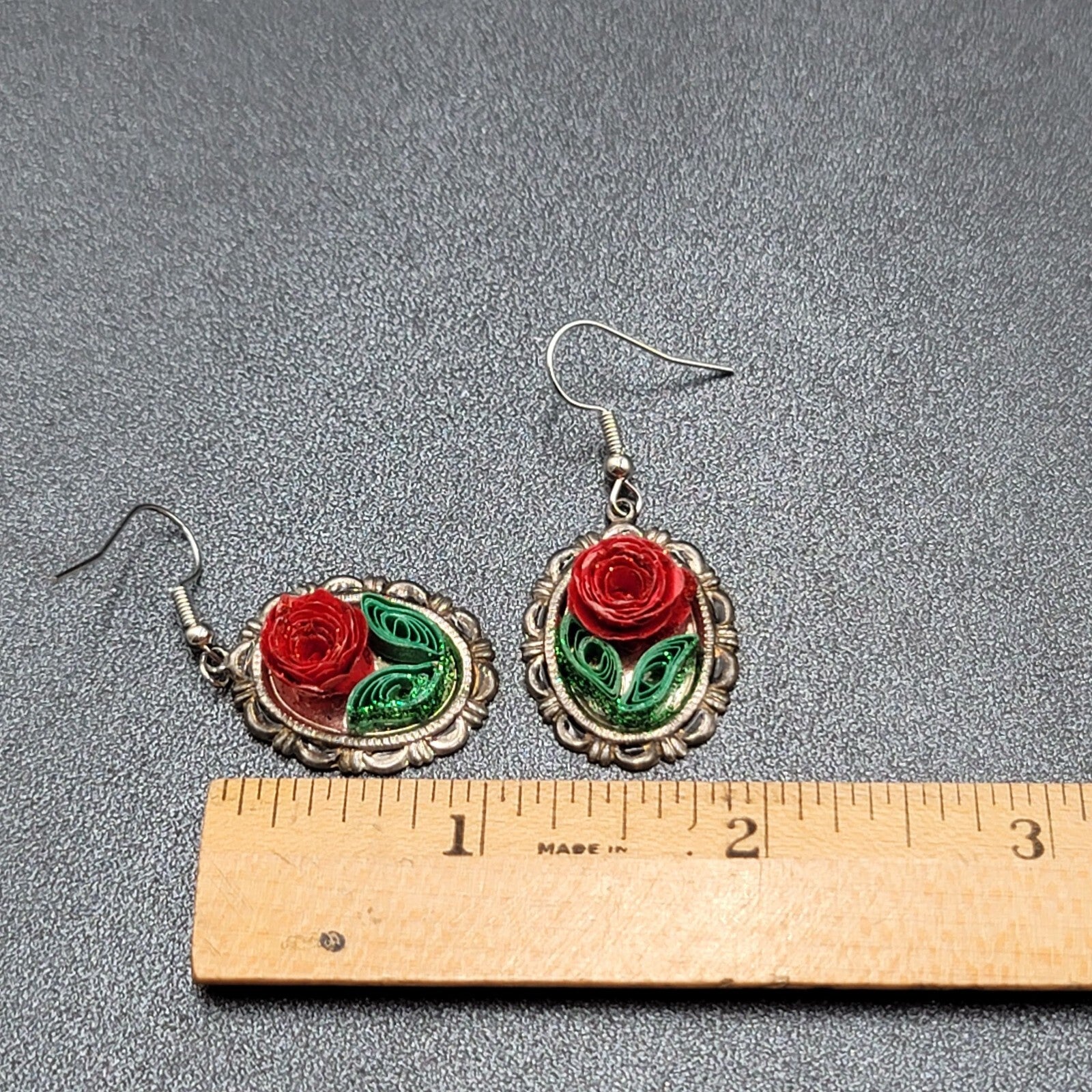 Pierced Earrings Paper Quilling Rose Flower Silver tone Dangle 1"