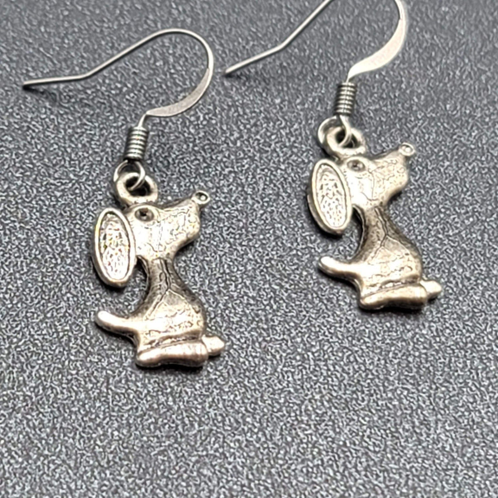 Beagle Dog Pierced Earrings Silver tone Dangle 3/4"