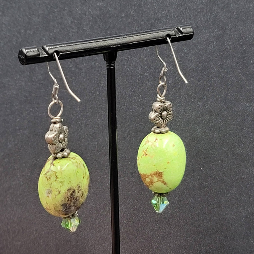 Pierced Earrings Silver tone Large Green Stone Bead Flower Dangle 1.75"
