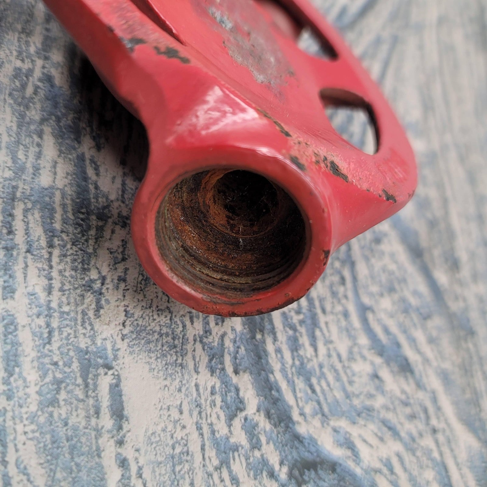 LR Nelson  Cast Iron Lawn Sprinkler Head Red Can't Beat 'Em Peoria IL Garden