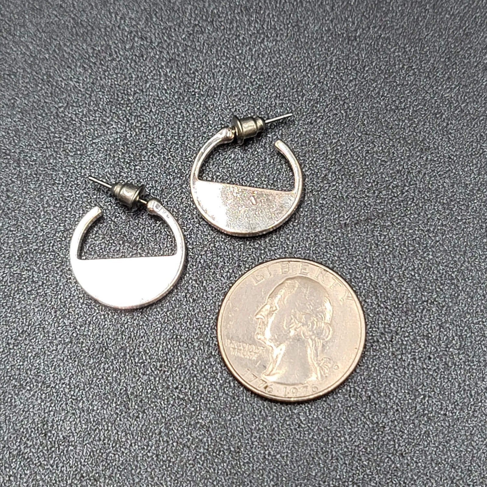 Pierced Earrings Silver tone Peach Acrylic Accent Hoops 3/4"