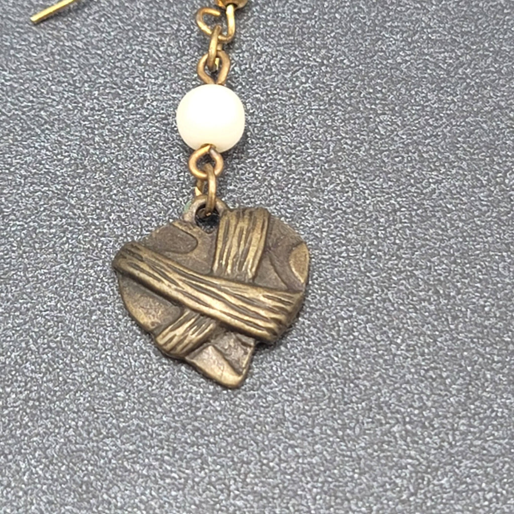 Pierced Earrings Gold tone Metal Heart White Bead Dangle 1.5"