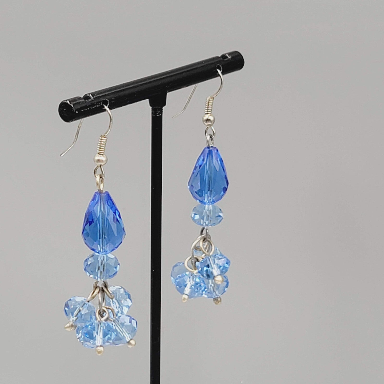 Blue Faceted Glass Bead Pierced Earrings Cluster Dangle Silver tone 1.5"