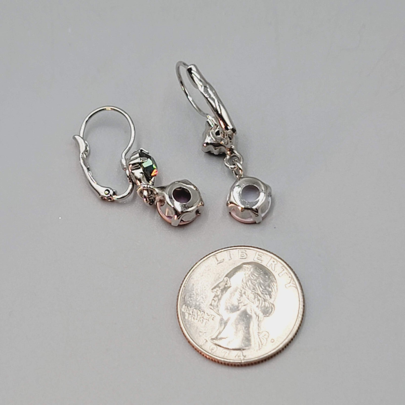 Pierced Earrings Silver tone Green and Leopard Dangle Leverback 7/8"