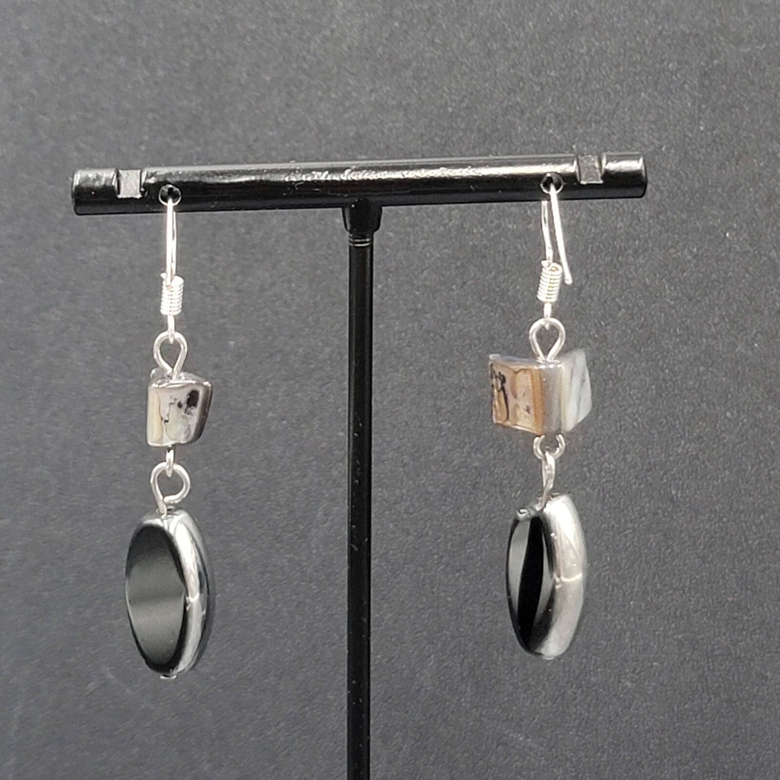 Pierced Earrings Silver tone Black Glass Bead Shell Beads Dangle 1.5"