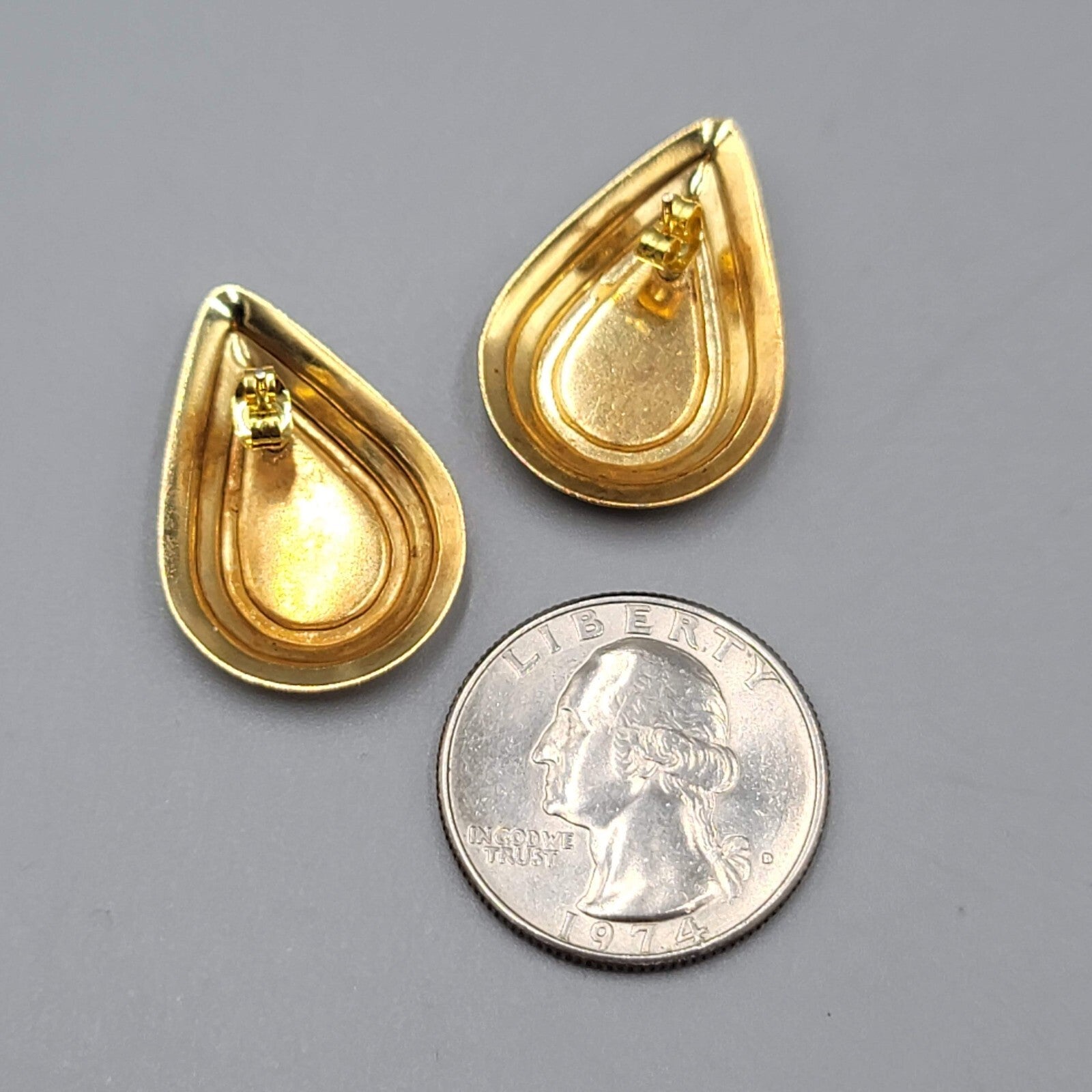 Vintage Pierced Earrings Gold tone Black Enamel Teardrop Lightweight 1"
