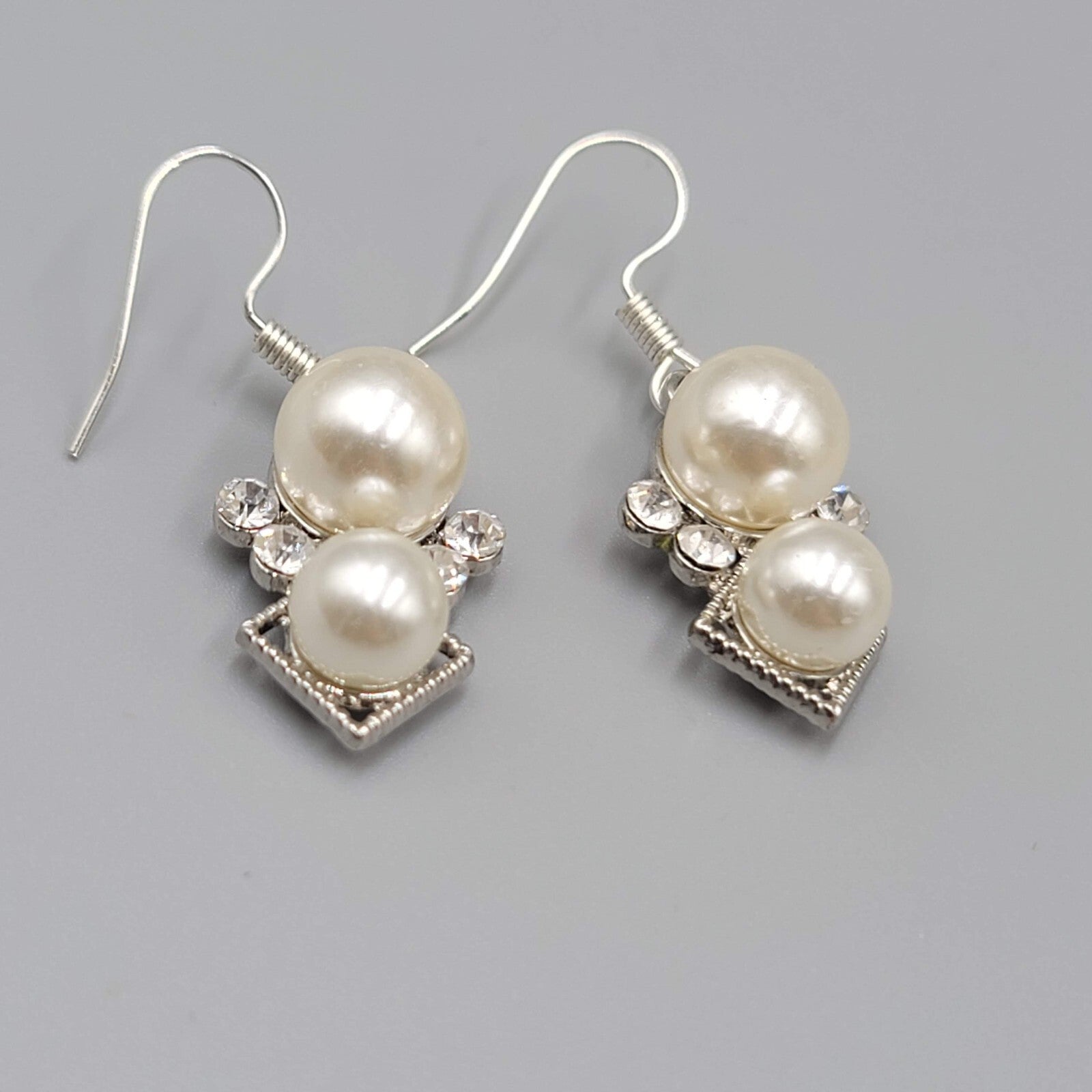Pierced Earrings Silver tone Faux Pearl White Bead Rhinestone Dangle 7/8"