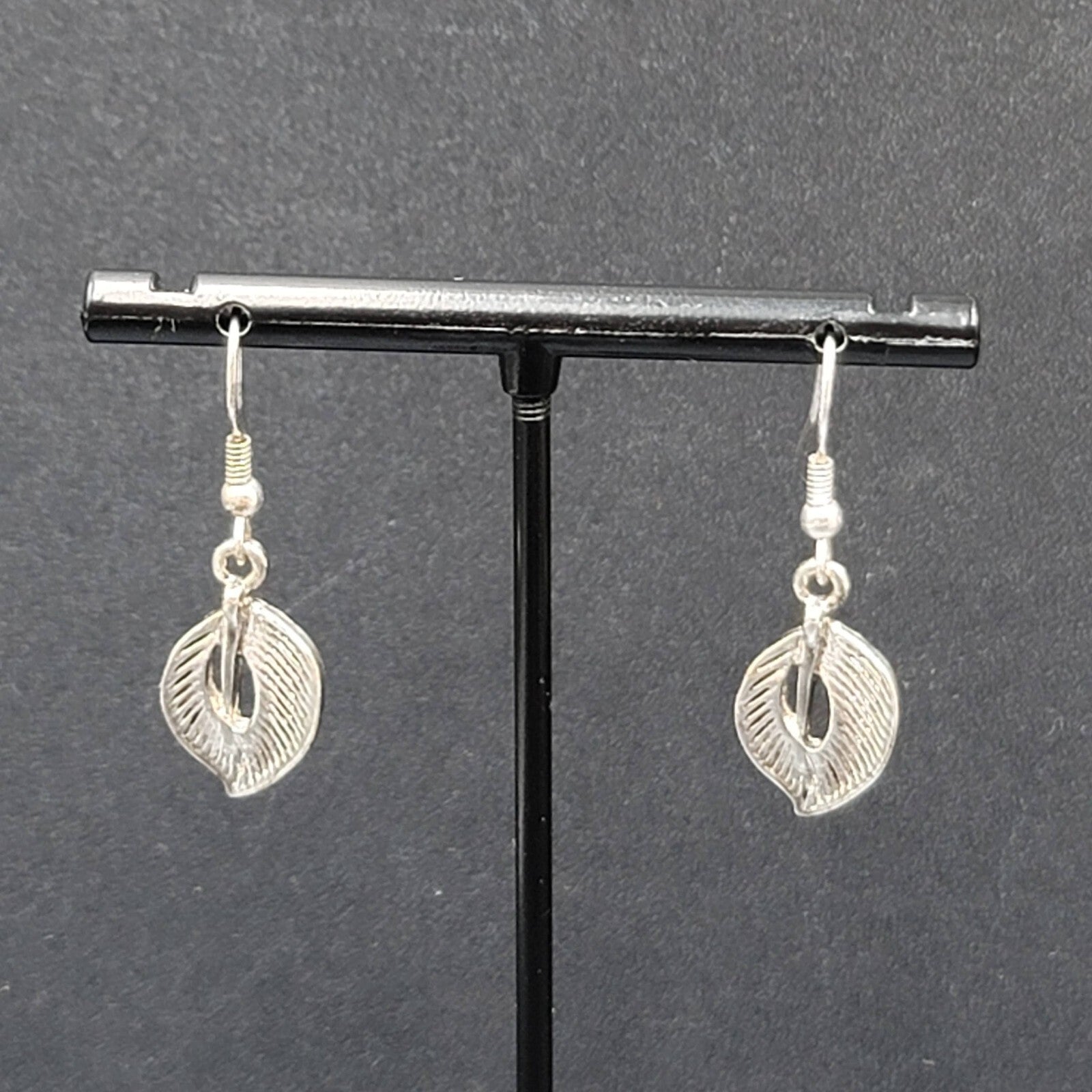 Pierced Earrings Silver tone Dangle Leaf Leaves 3/4"