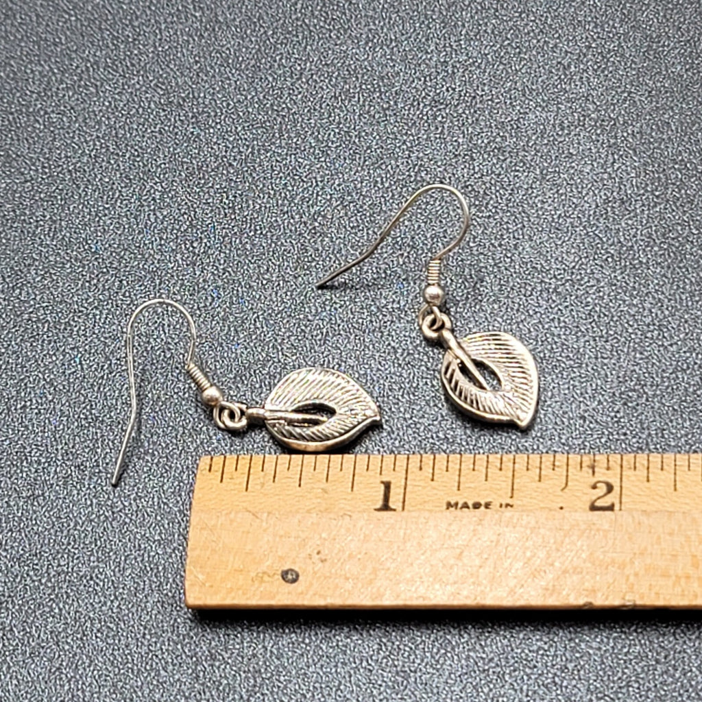 Pierced Earrings Silver tone Dangle Leaf Leaves 3/4"