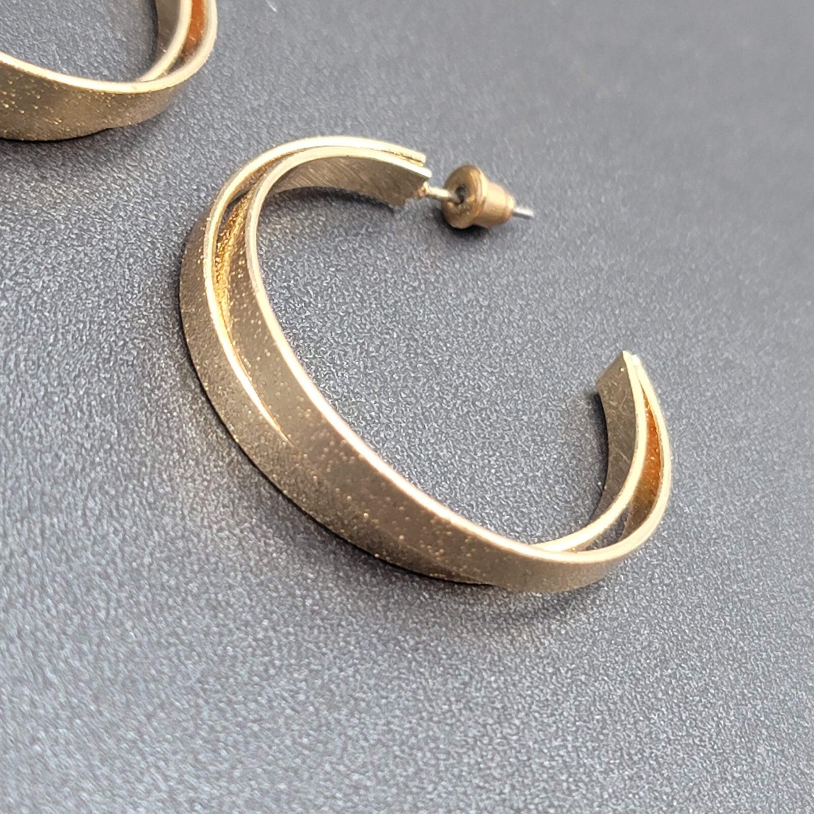 Pierced Earrings Gold tone Textured Double Hoops 1.5"