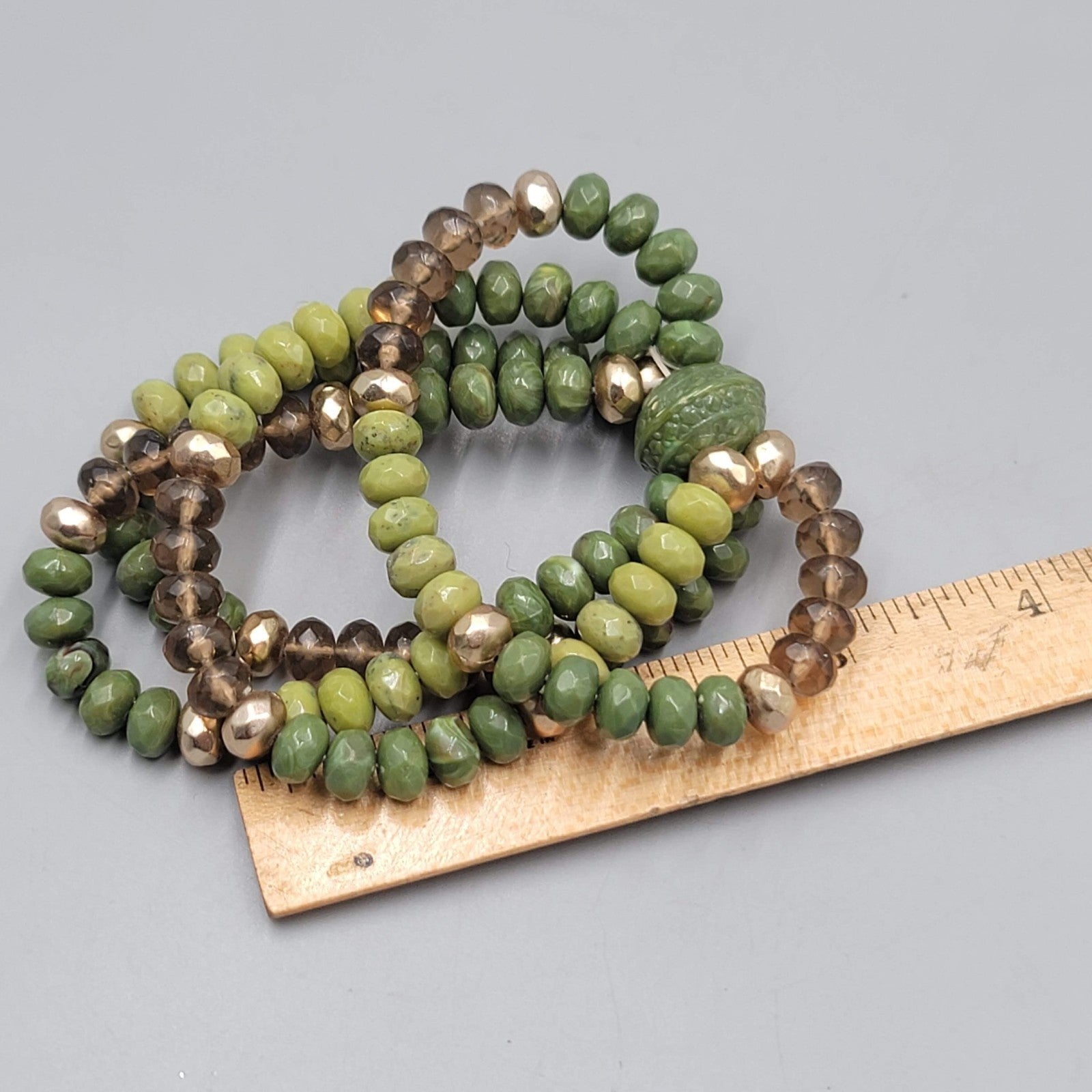 Green Embossed Bead Bracelet 4 Strands Elastic 7"