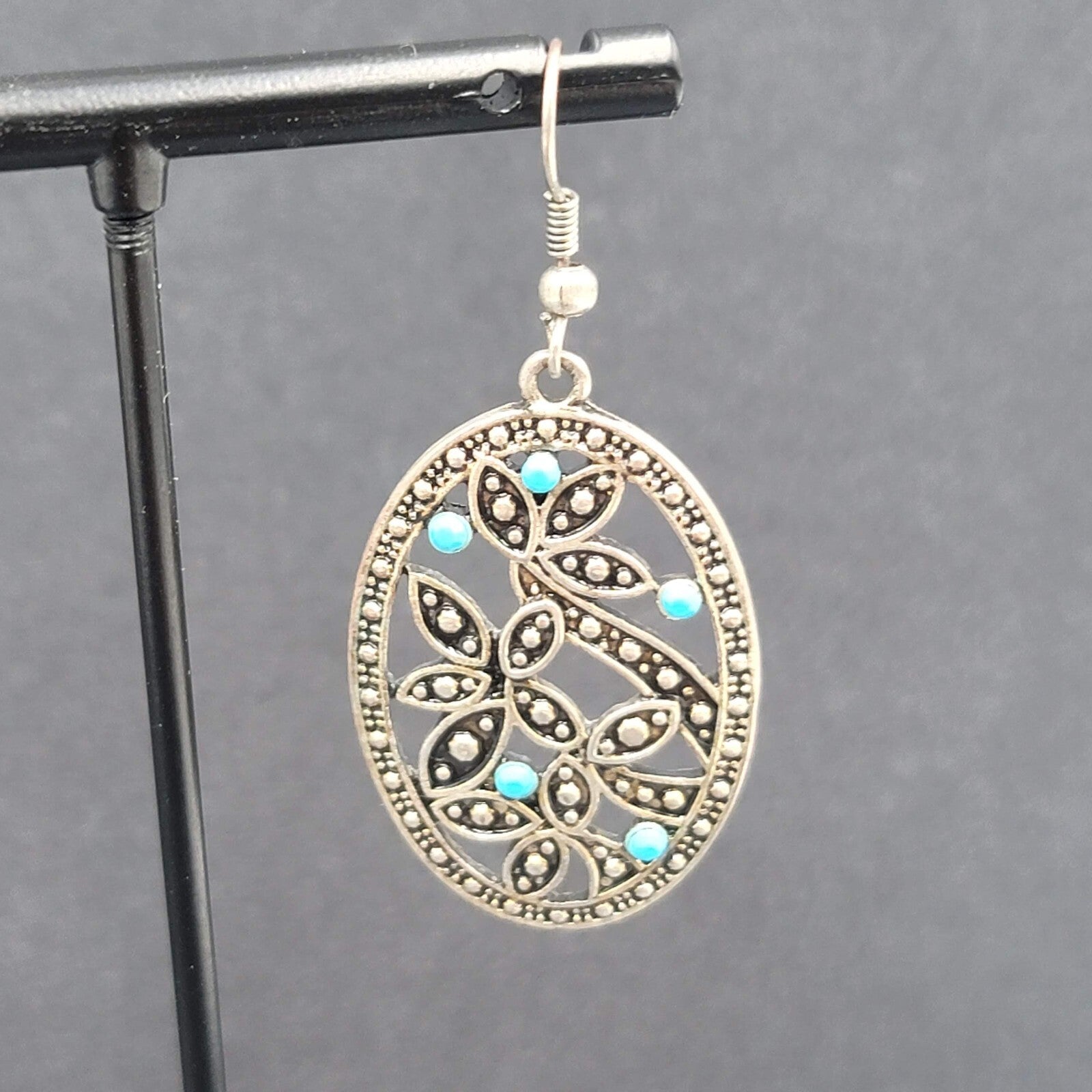 Pierced Earrings  Flowers Oval Statement Blue Accent Dangle 1.5"