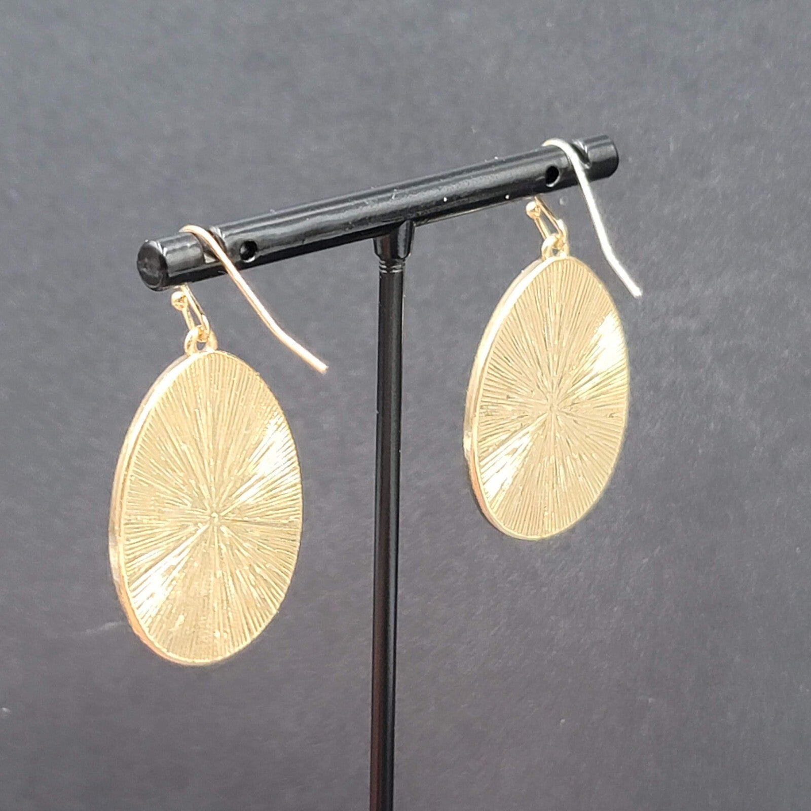 Pierced Earrings Gold tone Confetti Acrylic Teardrop Dangle 1.25"