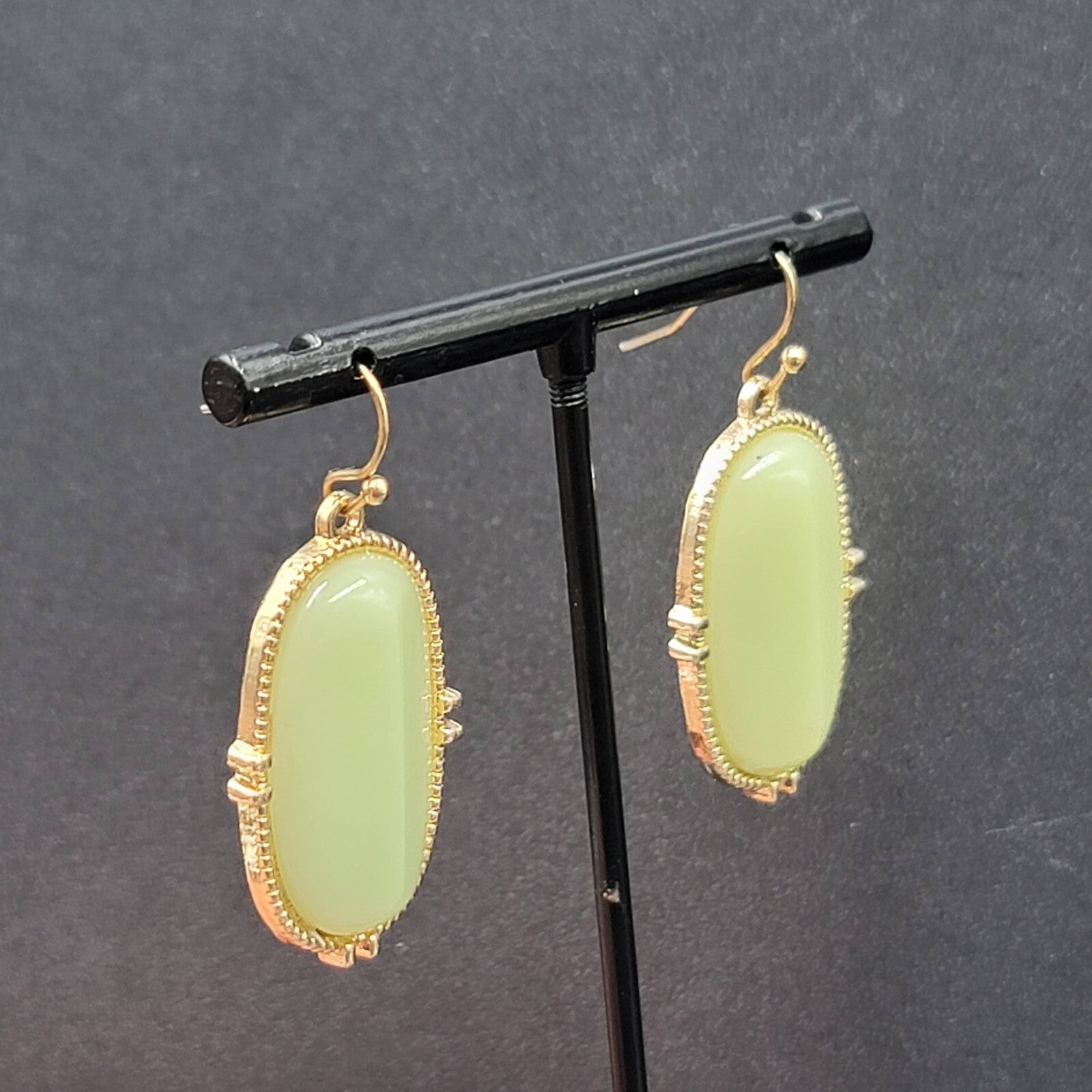 Pierced Earrings Gold tone Acrylic Green Dangle 1.25"