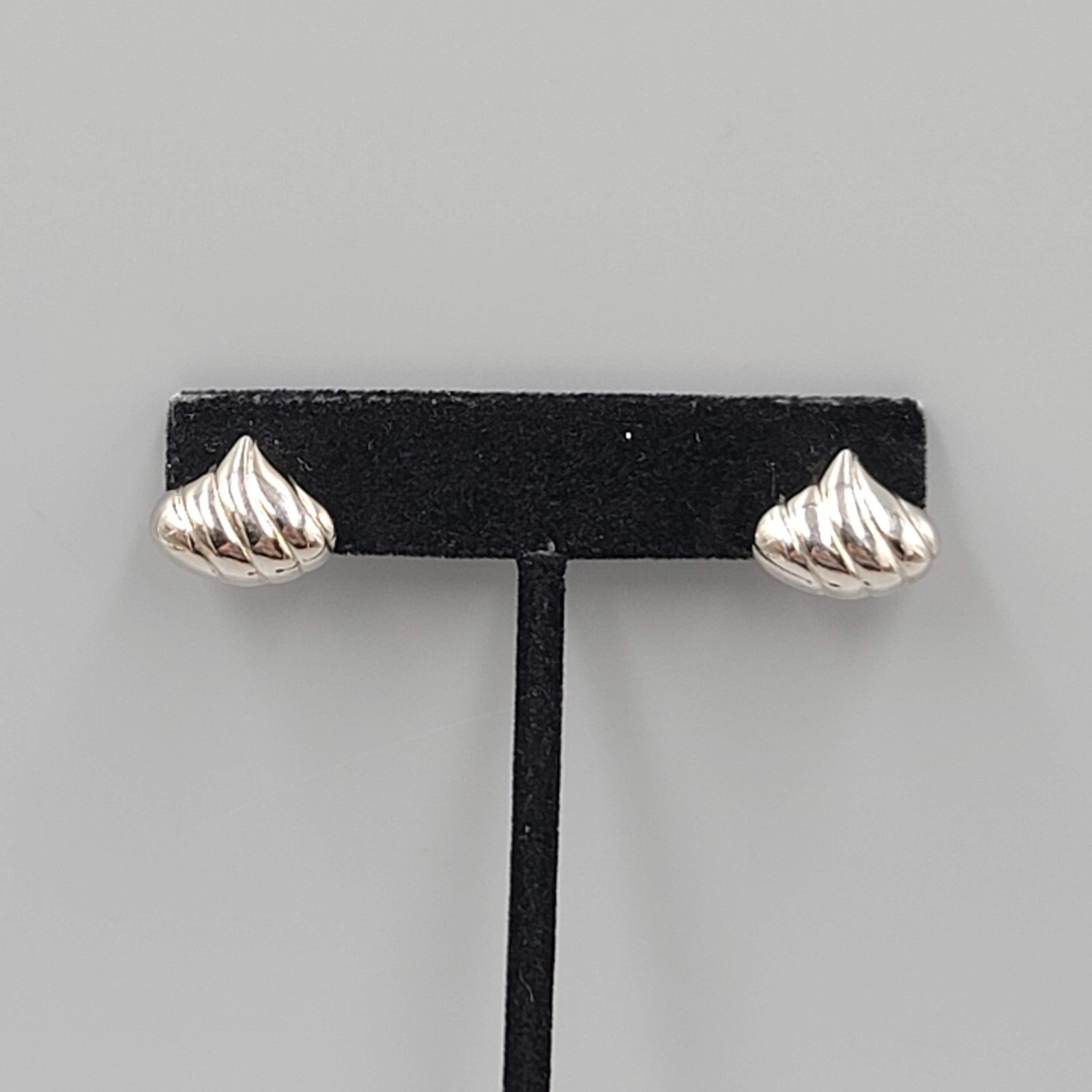 Vintage Stud Pierced Earrings Silver Plated Shell Design 1/2"