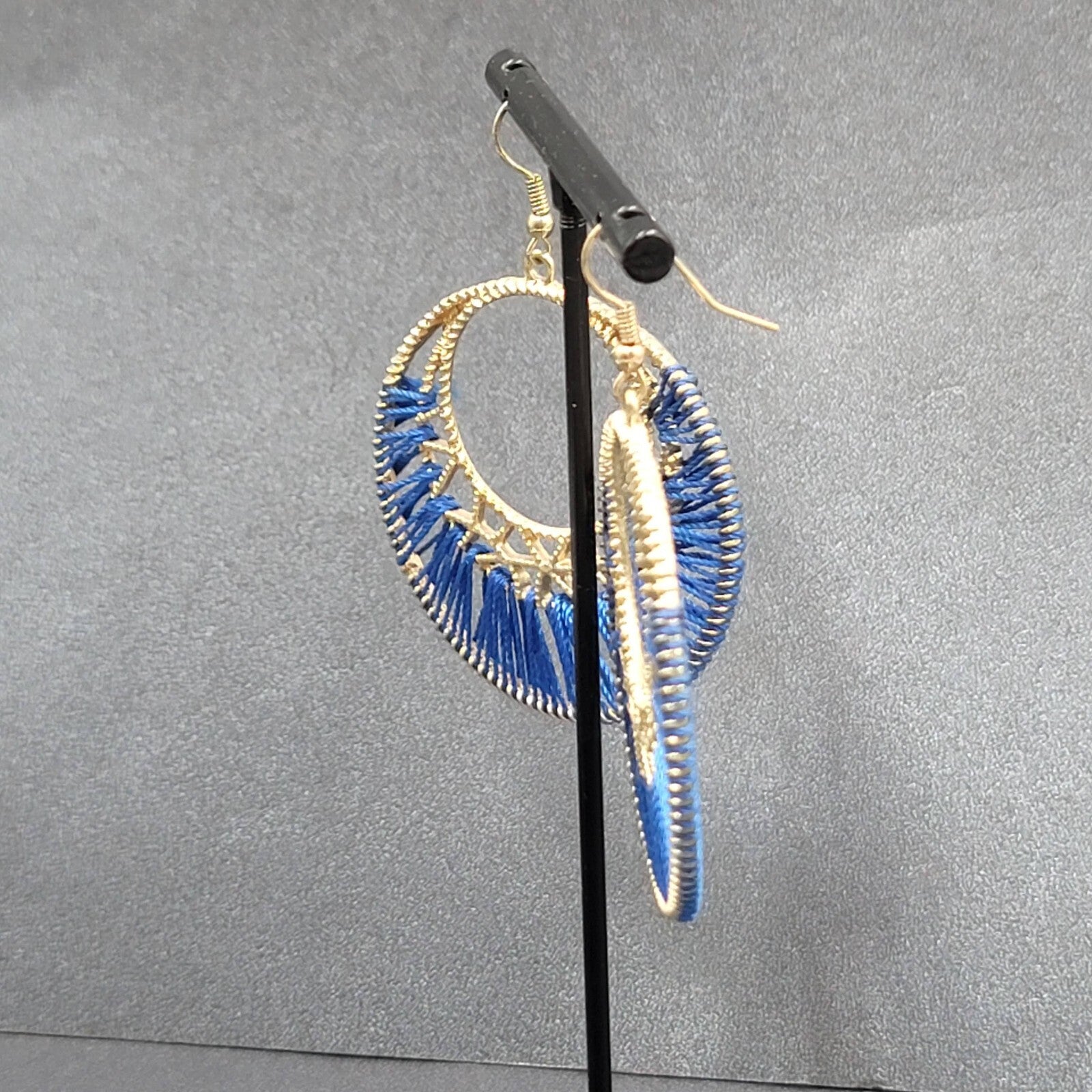 Pierced Earrings Gold tone Royal Blue String Art Dangle Hoops 1 7/8"