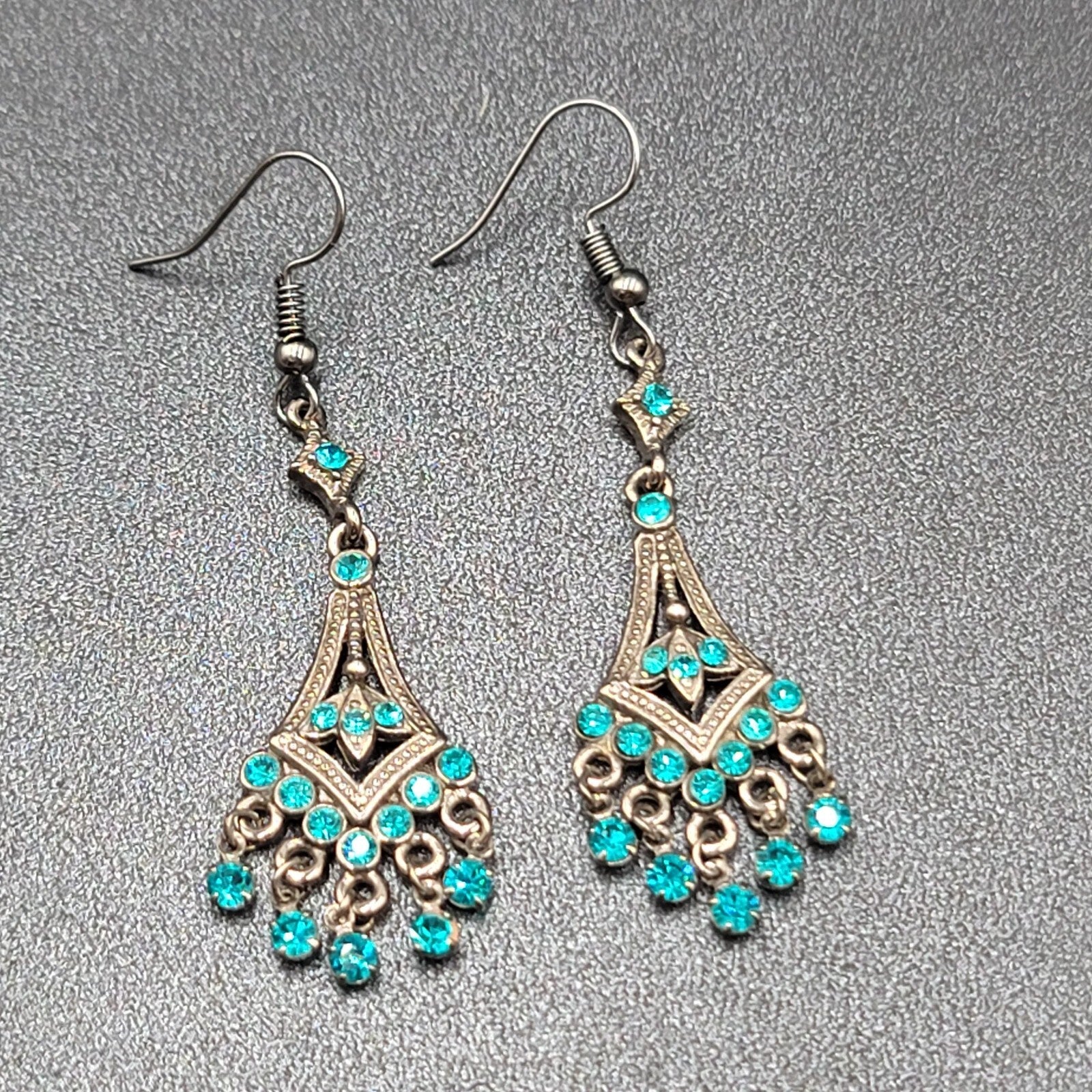 Pierced Earrings Black Metal Bright Blue Rhinestone Dangle Chandelier 1.75"