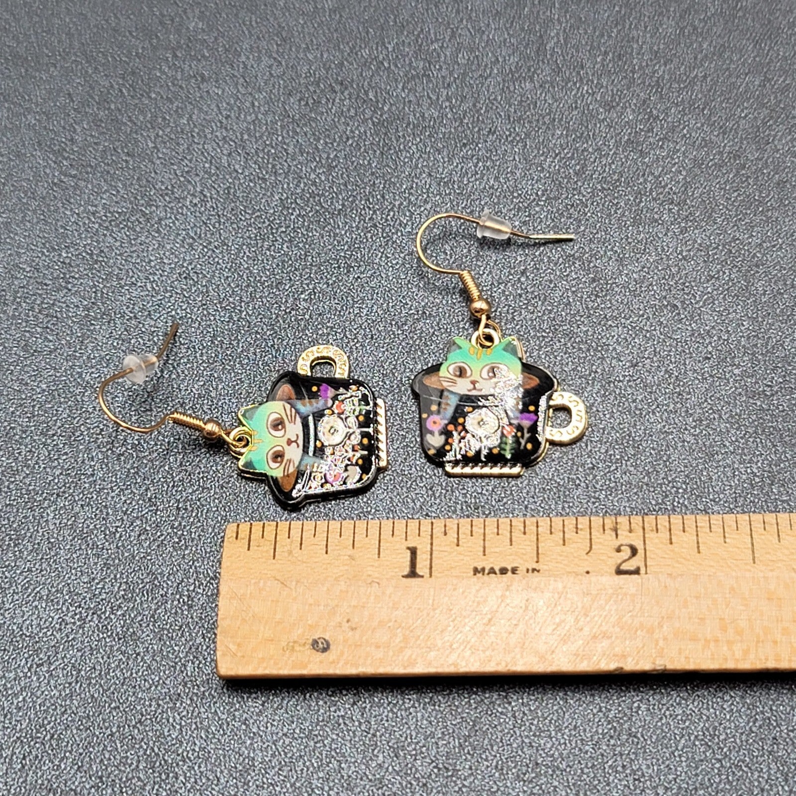 Pierced Earrings Gold tone Enamel Kitty Cat in Tea cup Dangle 3/4"