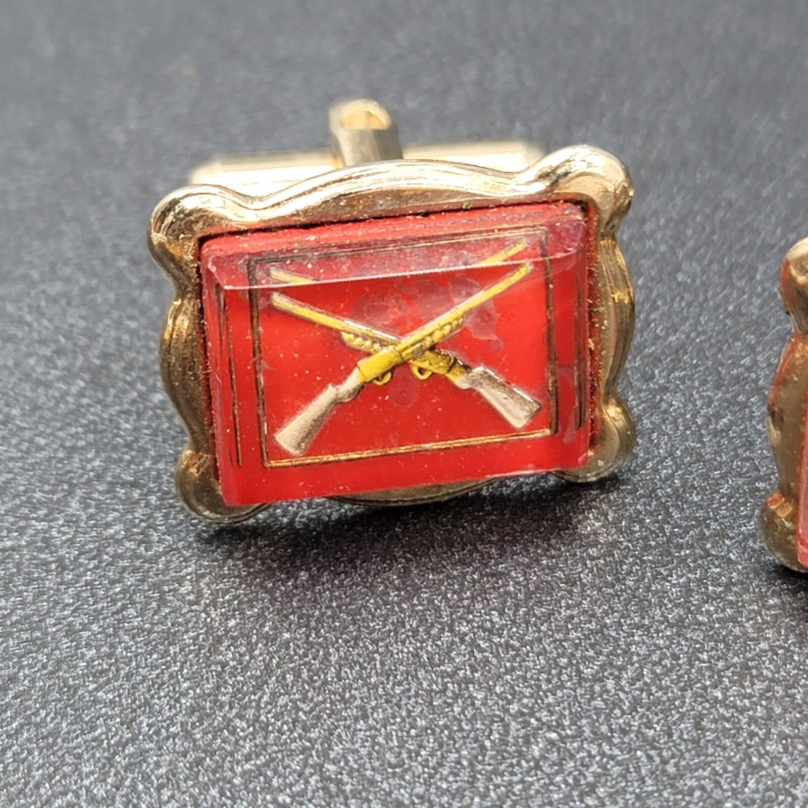Crossed Rifle Long Gun Cufflinks Gold tone Red Resin Rectangle 3/4"