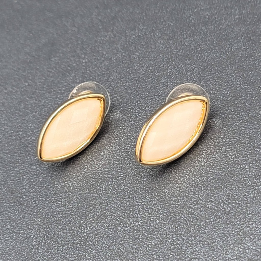 Vintage Pierced Earrings Gold tone Faceted Glitter Acrylic 3/4"