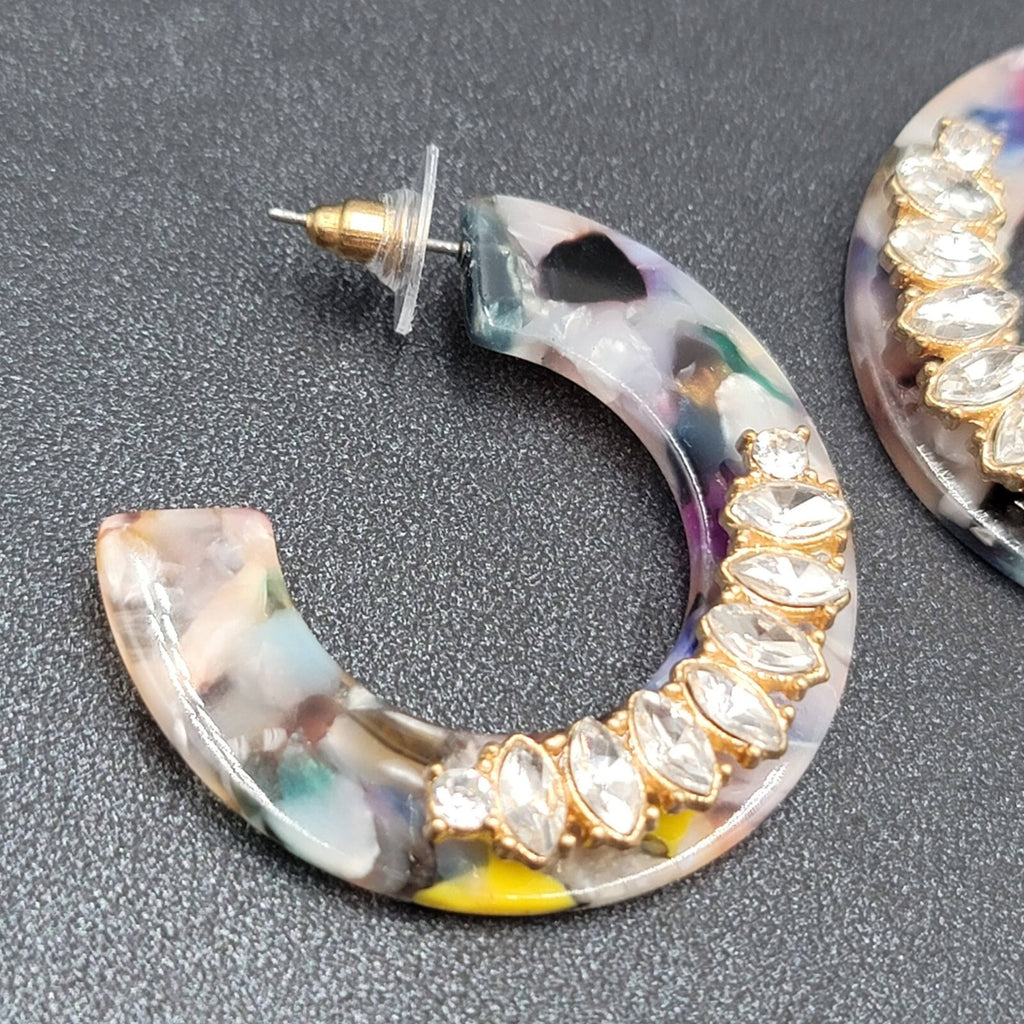 Pierced Earrings Confetti Acrylic Gold tone Rhinestones Hoops Dangle 1.5"
