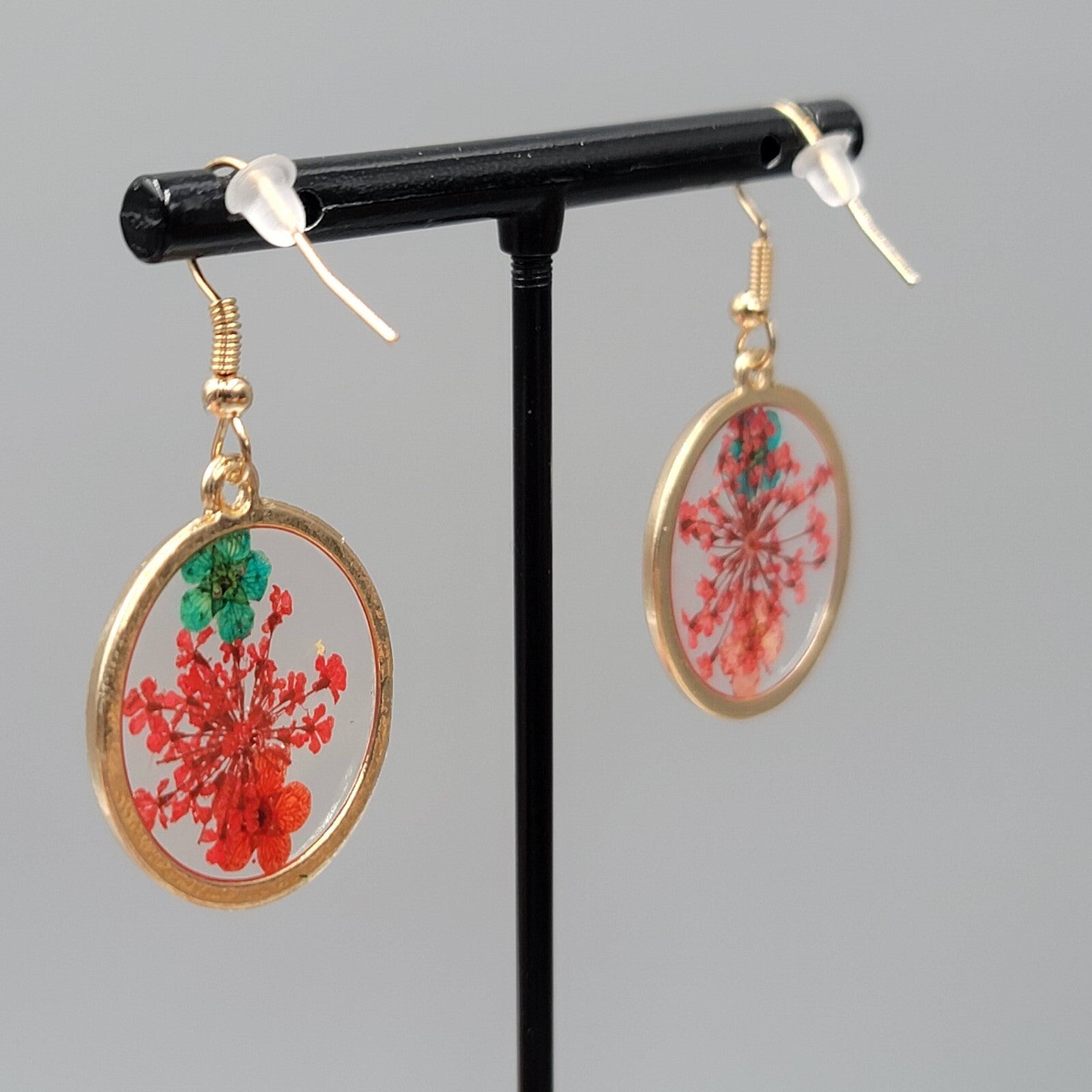 Real Flower Pierced Earrings Gold tone Pressed Resin Round Dangle New 1"