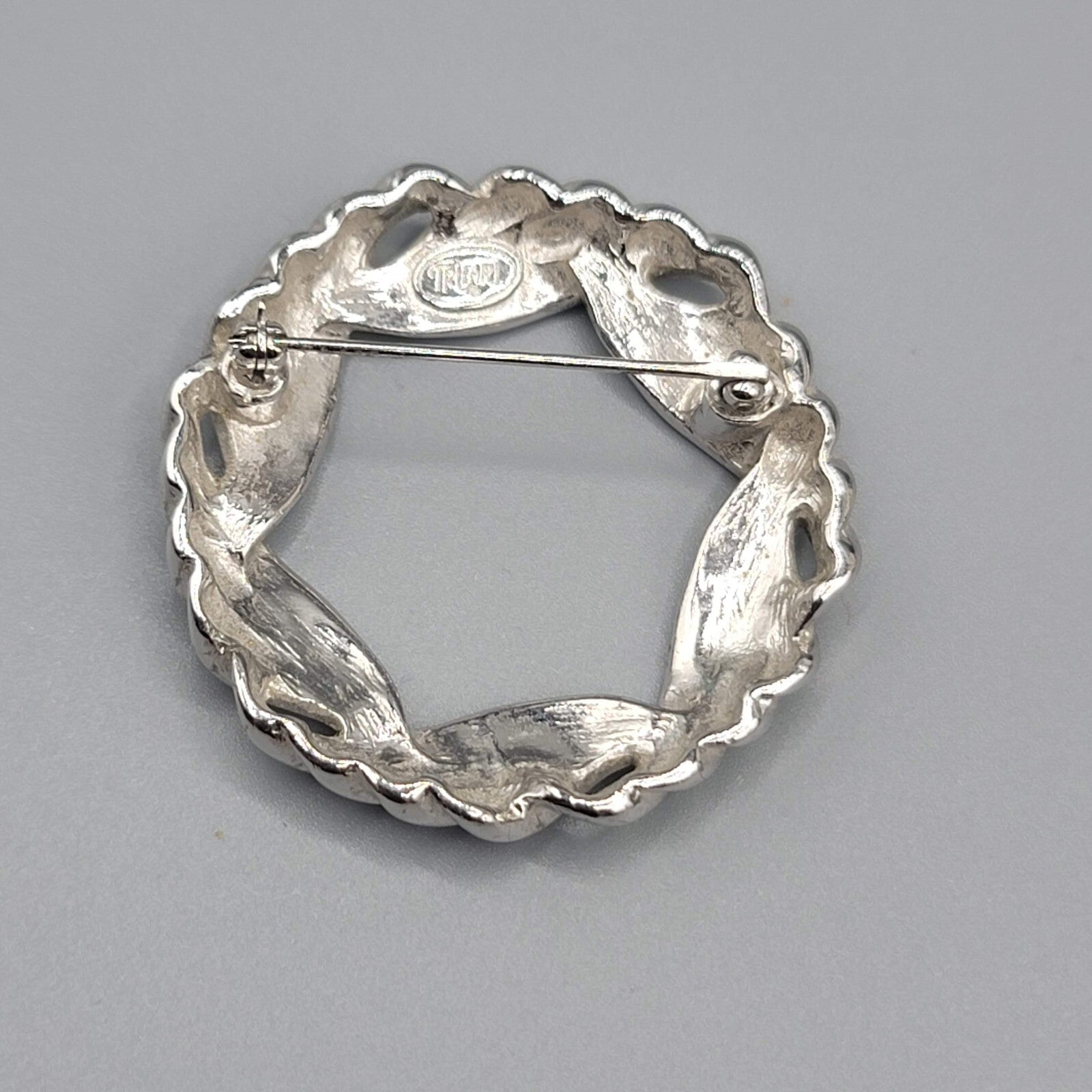 Vintage Trifari Brooch Silver Plated Wreath Round Open Center 1 5/8"