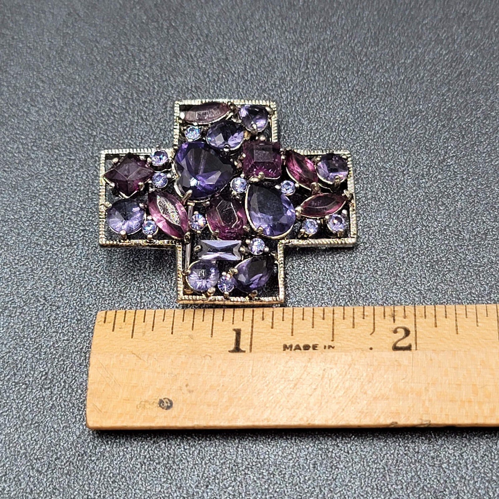 Rhinestone Brooch Purple Prong Set Heart Silver tone Cross Estate Jewelry 1 5/8"