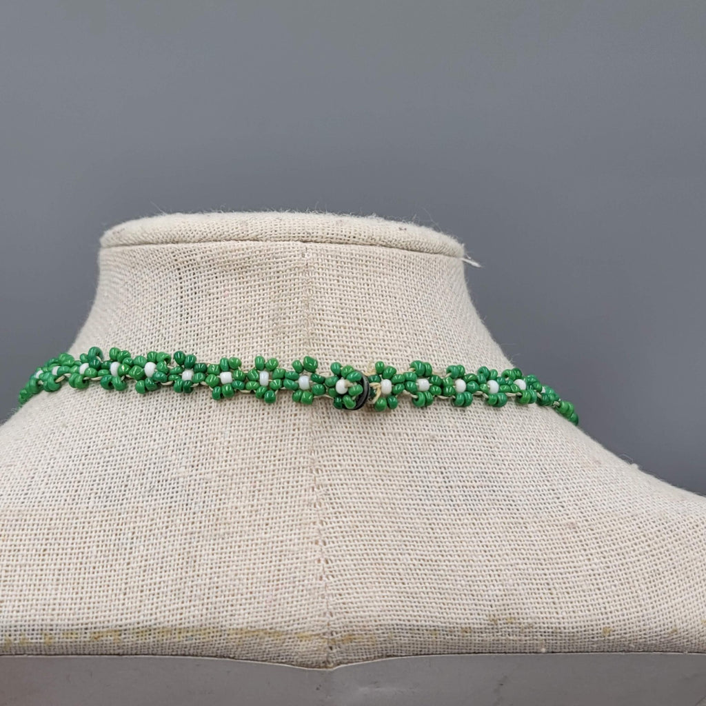 Vintage Green Seed Bead Daisy Necklace DELICATE 16" Estate Costume Jewelry 